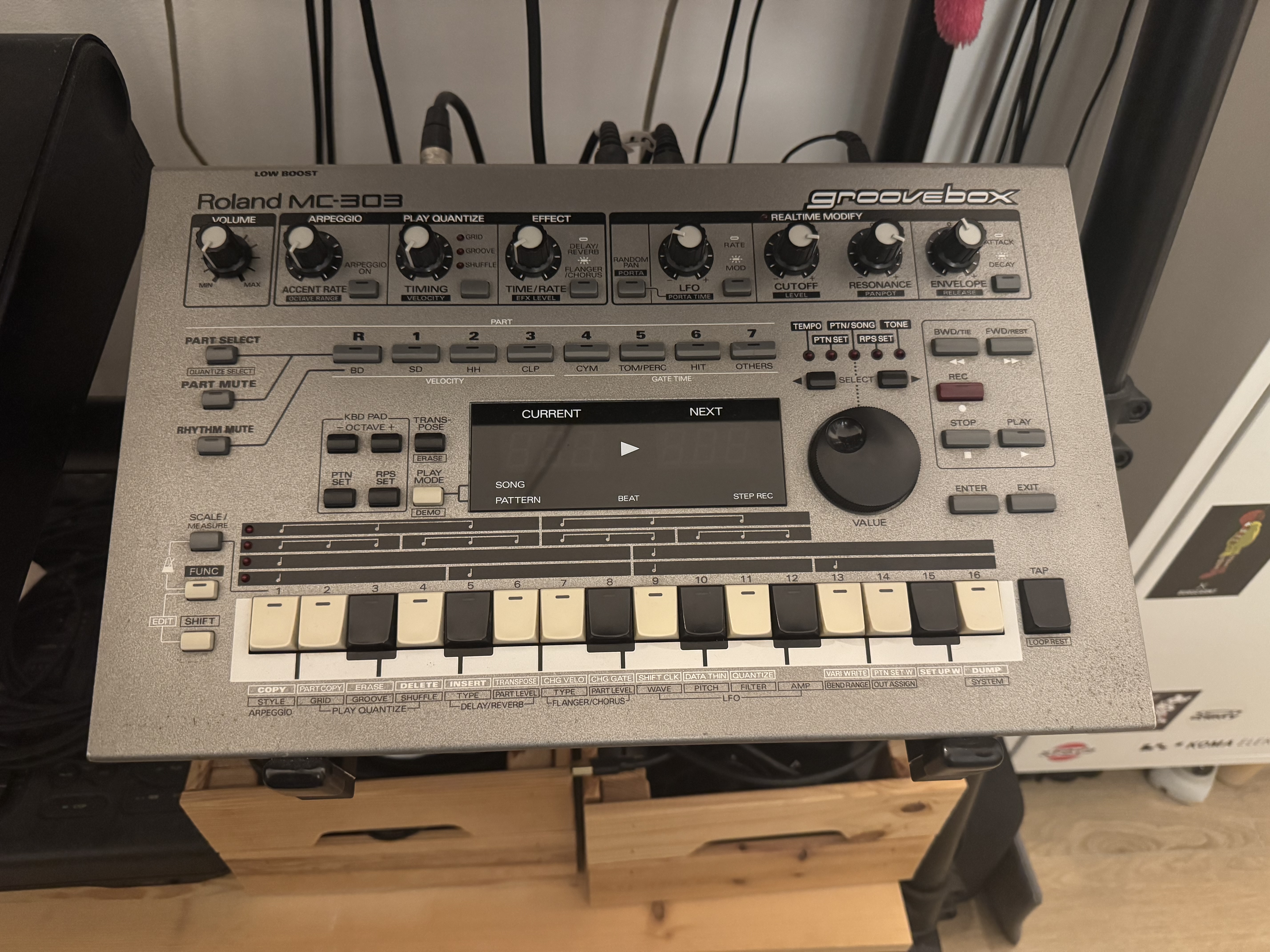 Roland MC-303