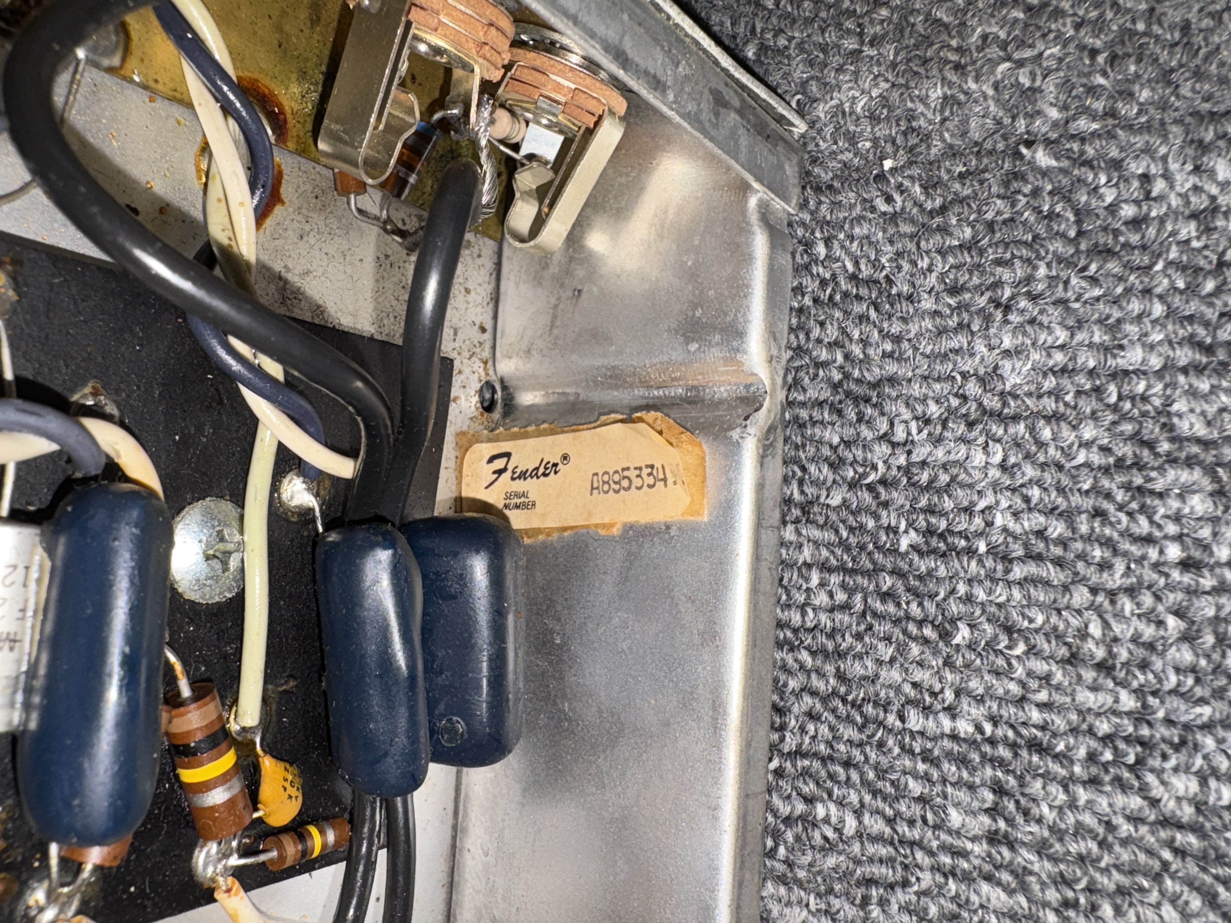 Fender Deluxe Reverb "Silverface" [1968-1982] (94605)