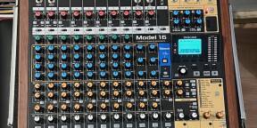 Tascam Model 16 + flight case