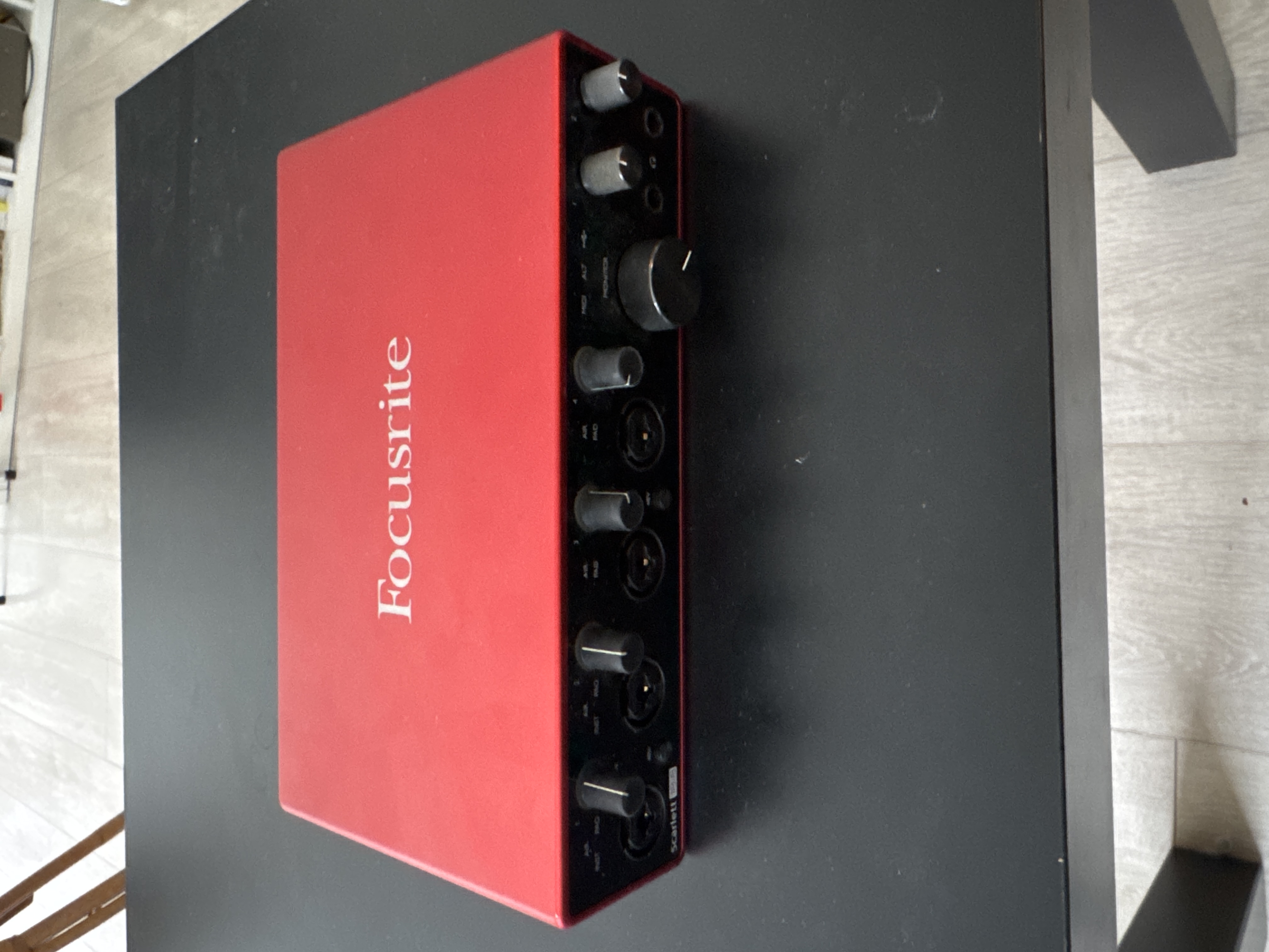 état correct, avec alimentation sans boîte 