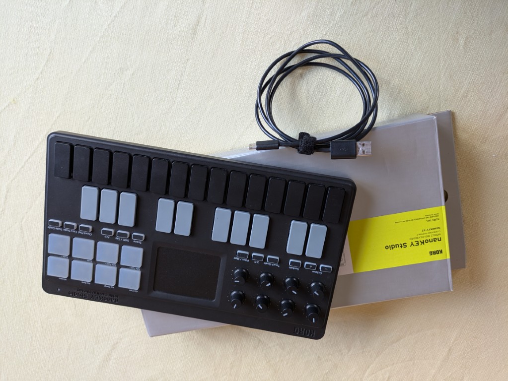 Korg nanoKEY Studio (932)