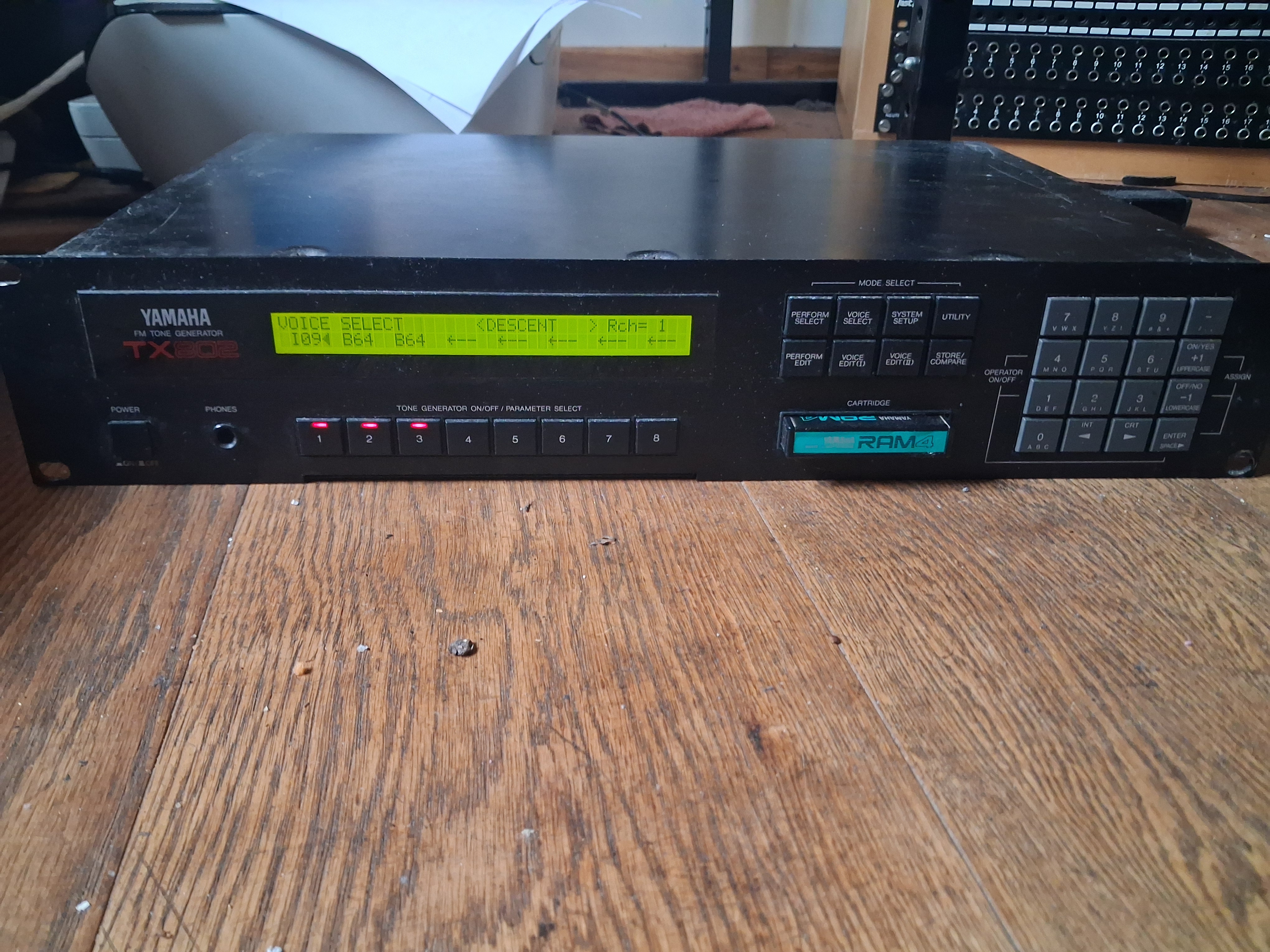 Vends Yamaha TX802