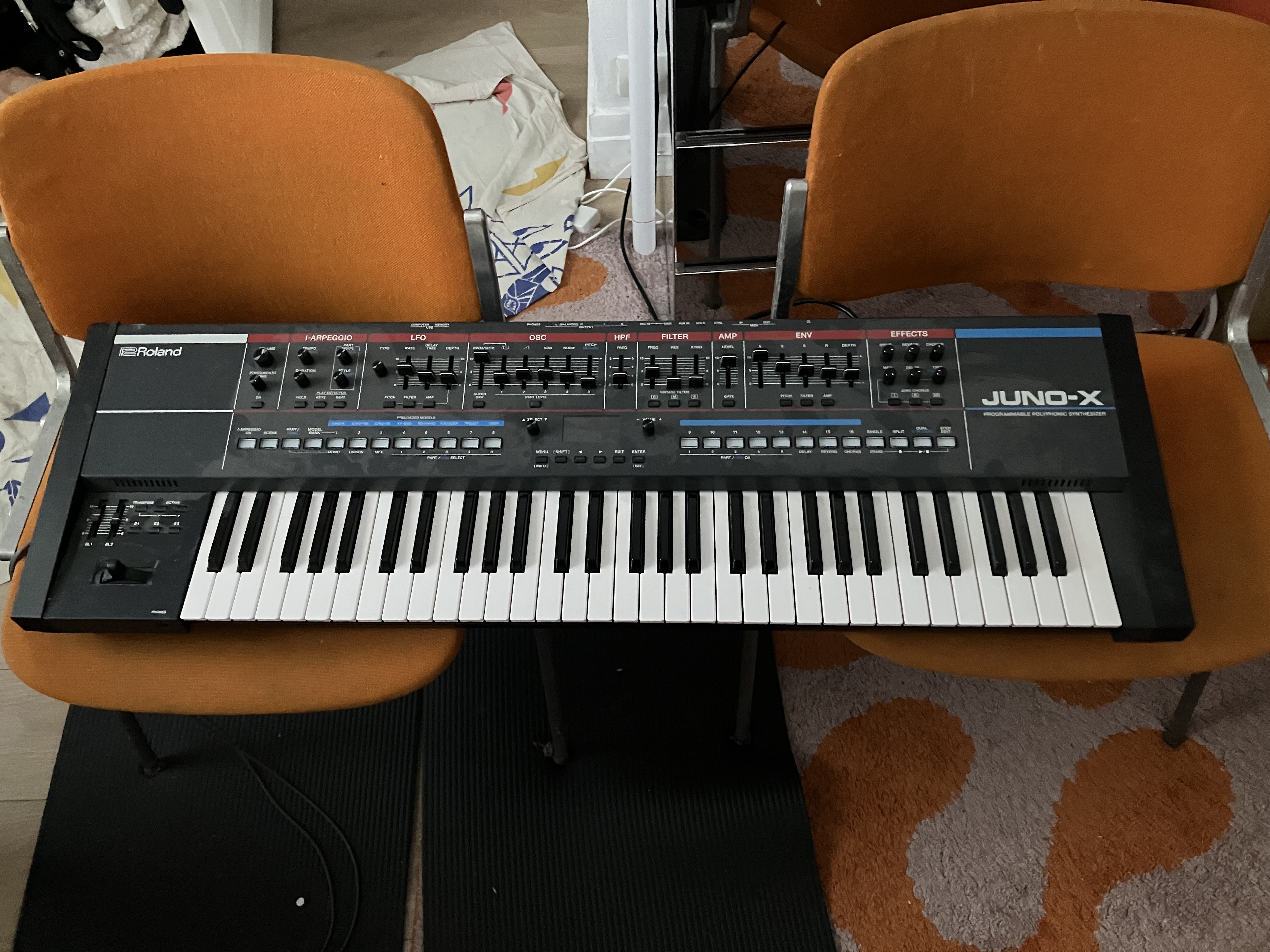 Vends Roland Juno X