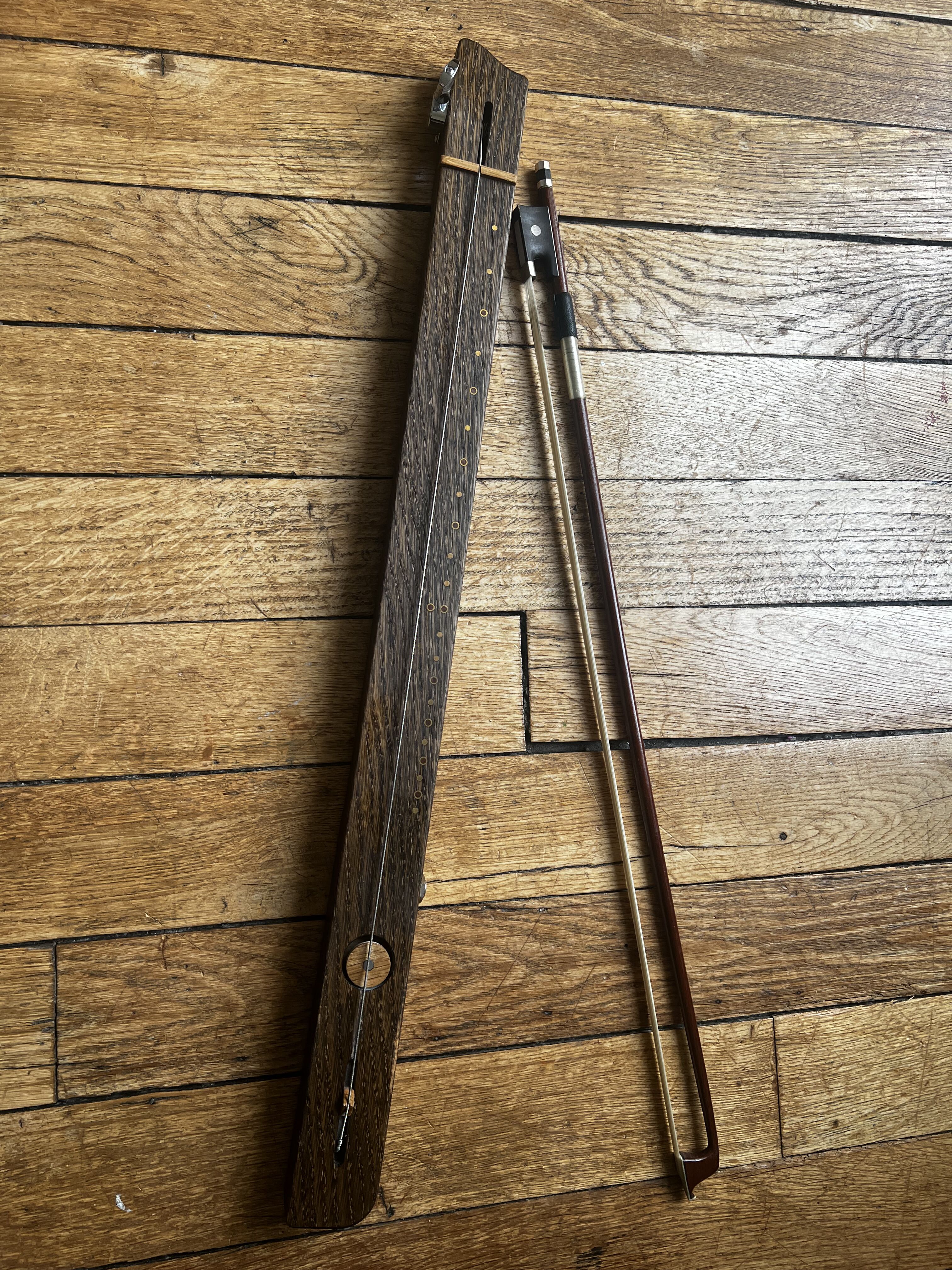 Diddley Bow by Syro Instruments