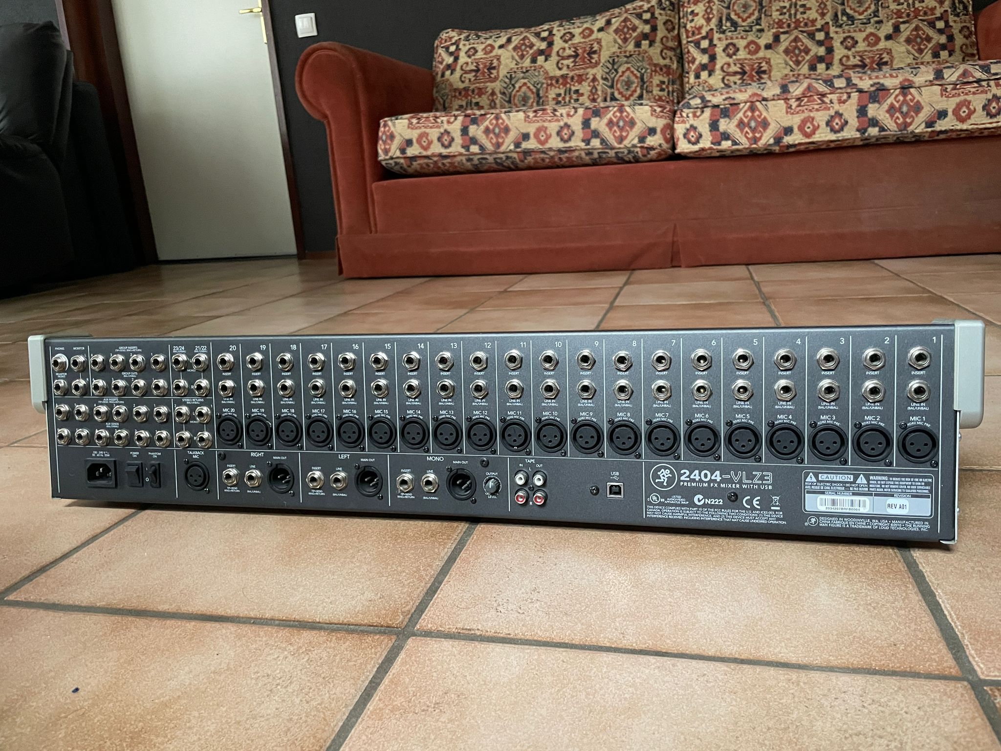 Mackie 2404-VLZ3 (88244)