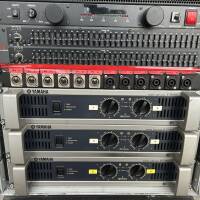 KIT RETOURS DE SCÈNE / 7 WEDGES E15 15" / 6 CANAUX D’AMPLI / PERIPH + RACK + CÂBLAGES