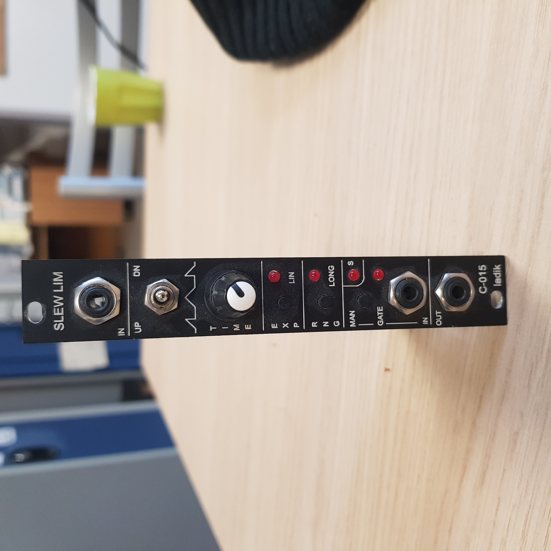 Ladik c015 Gated slew limiter 