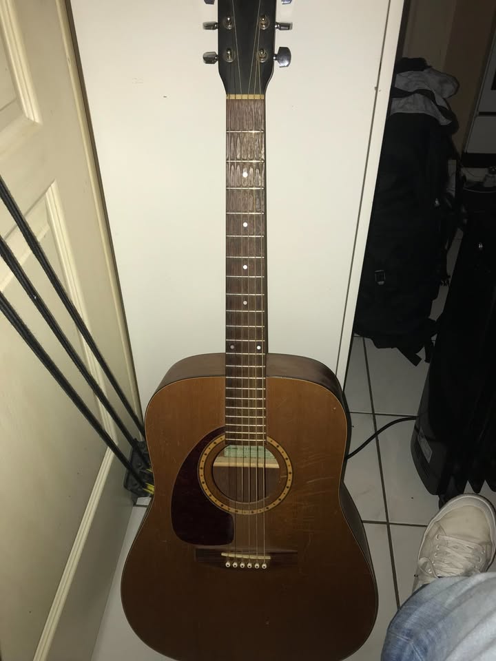 SIMON ET PATRICK GUITARE FOLK GAUCHERE