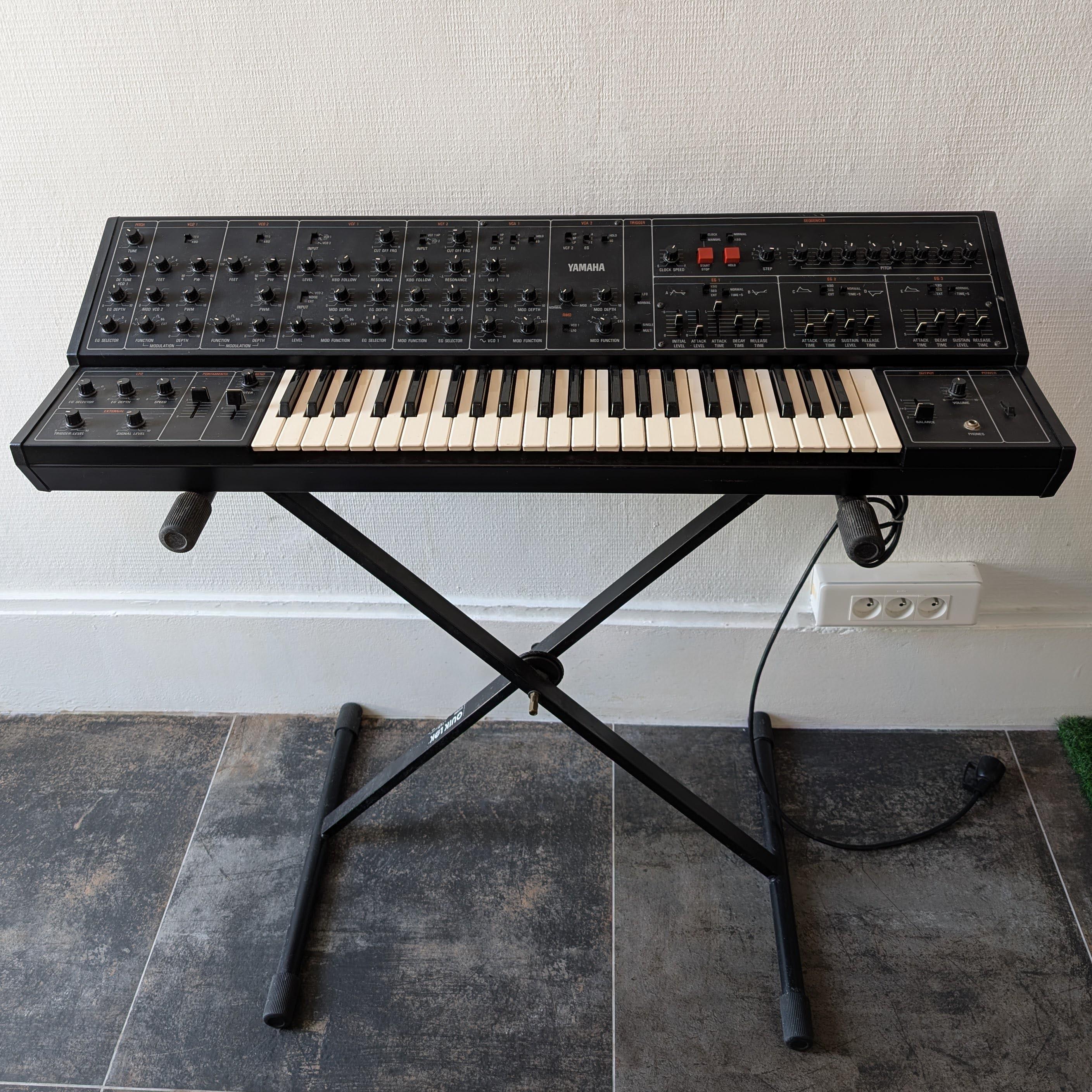 Vends YAMAHA CS-30 de 1977 (avec switch séquenceur trig in/out)