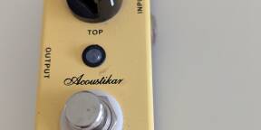 Acoustikar Mooer ou l'art te transporter une guitare électro-acoustique en une pédale