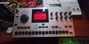 Vends Elektron Machine Drum SPS1 MKII / comme neuve / Avec Alim d'origine et boite