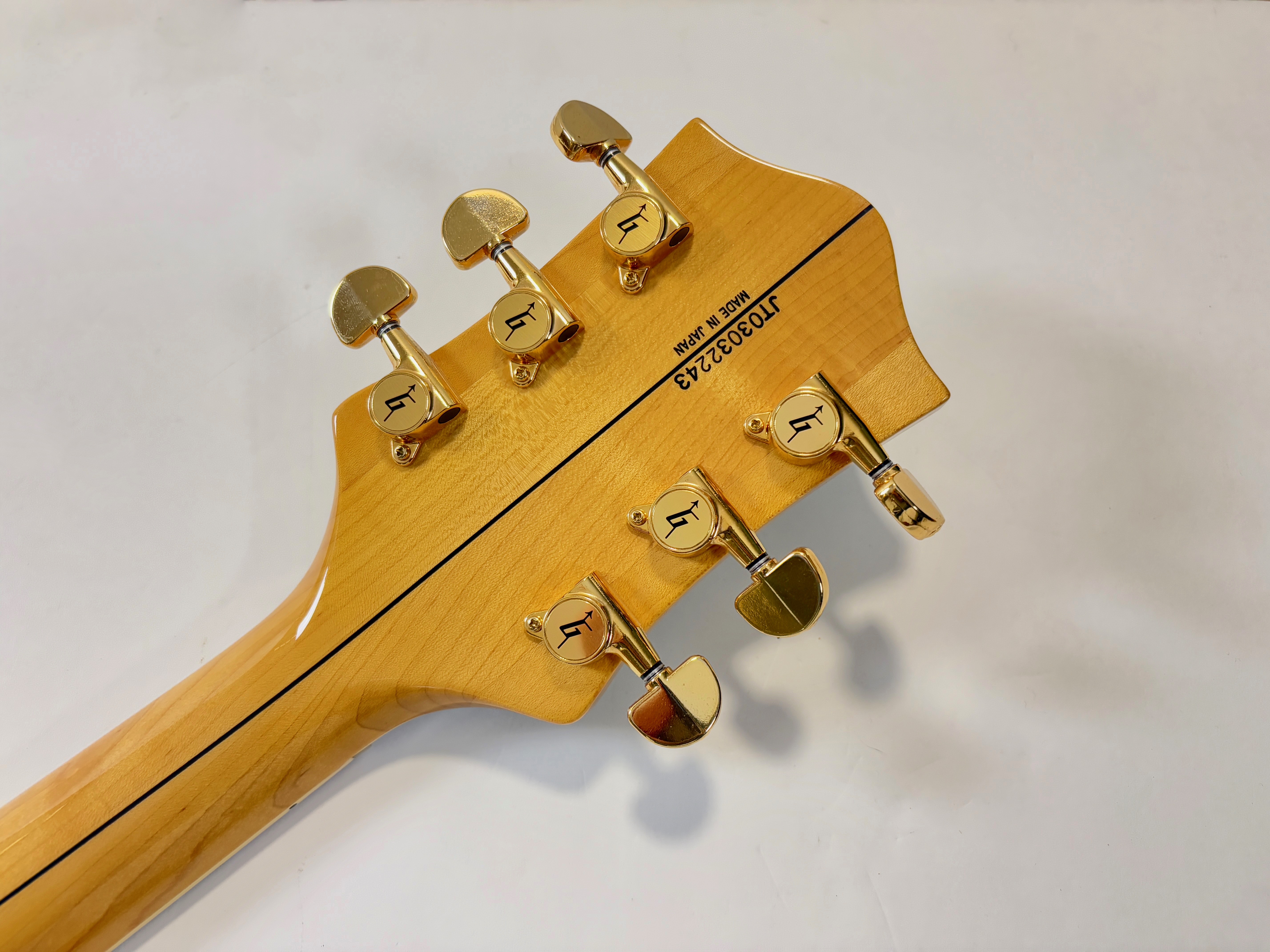 Gretsch G6040MCSS Synchromatic Cutaway Archtop (92213)