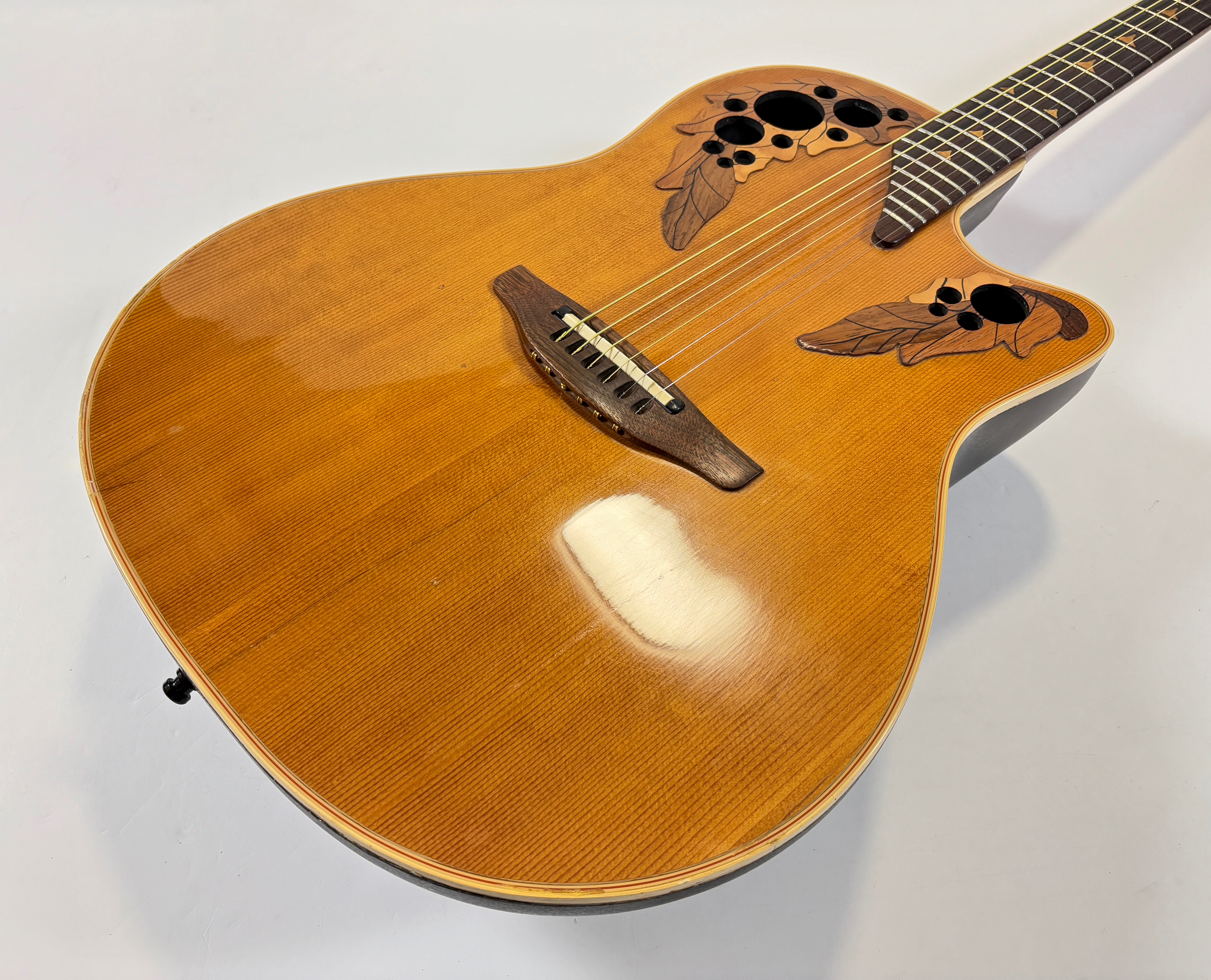 Ovation Elite 1868 (92111)