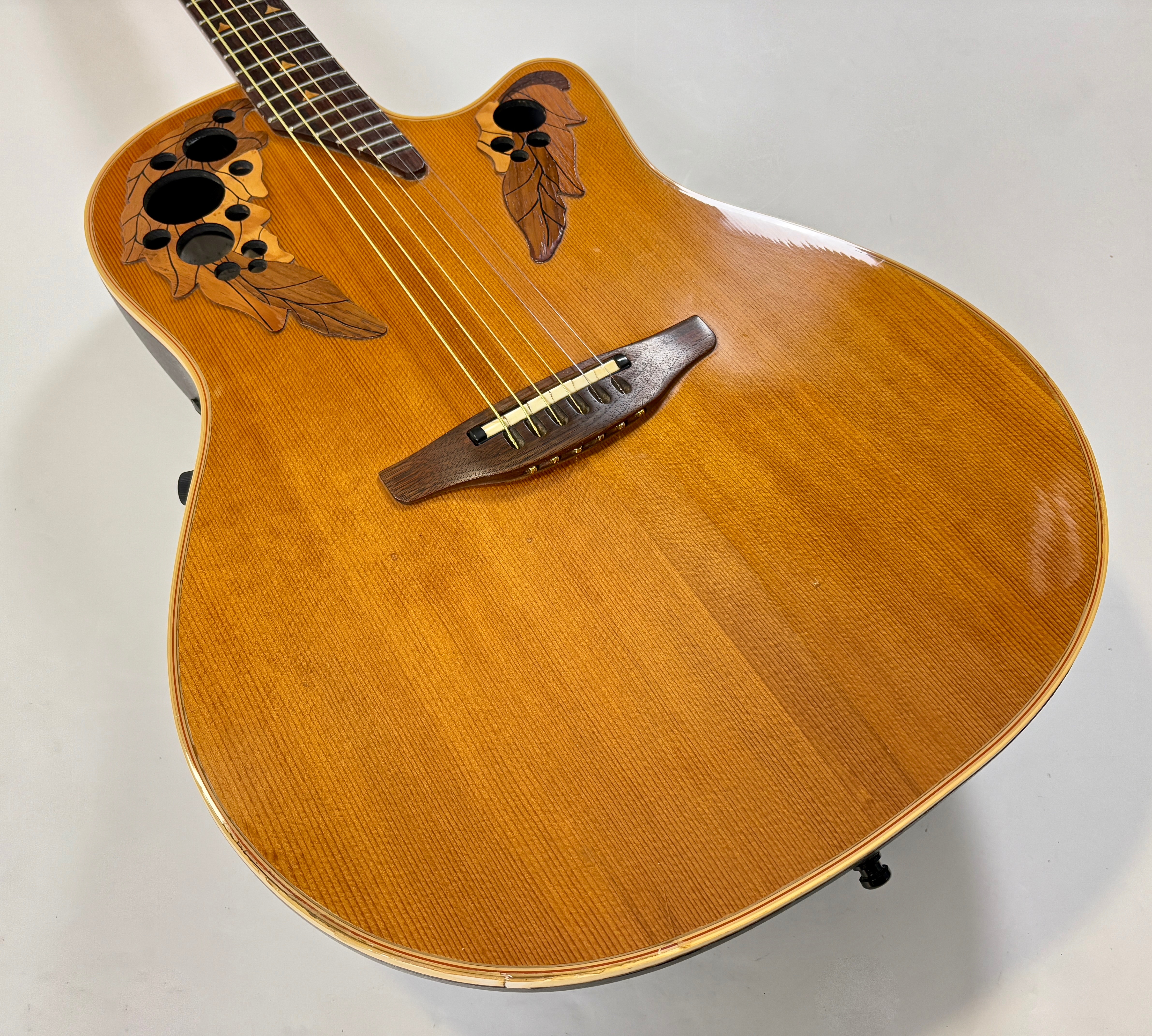 Ovation Elite 1868 (9577)