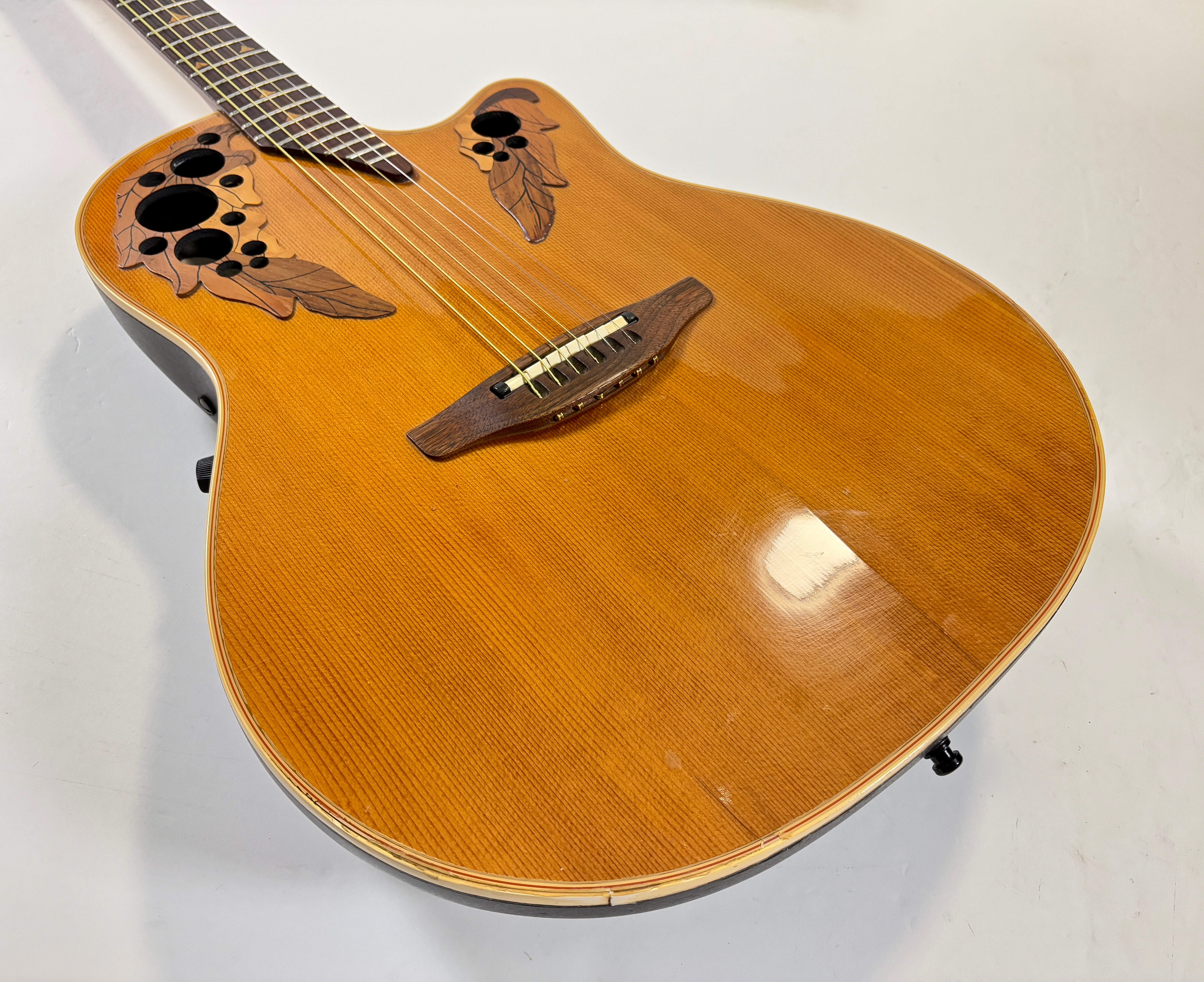 Ovation Elite 1868 (26117)