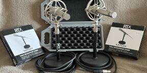 2 Micros Alctron T-02A fine membrane avec suspensions, câbles XLR et trépieds