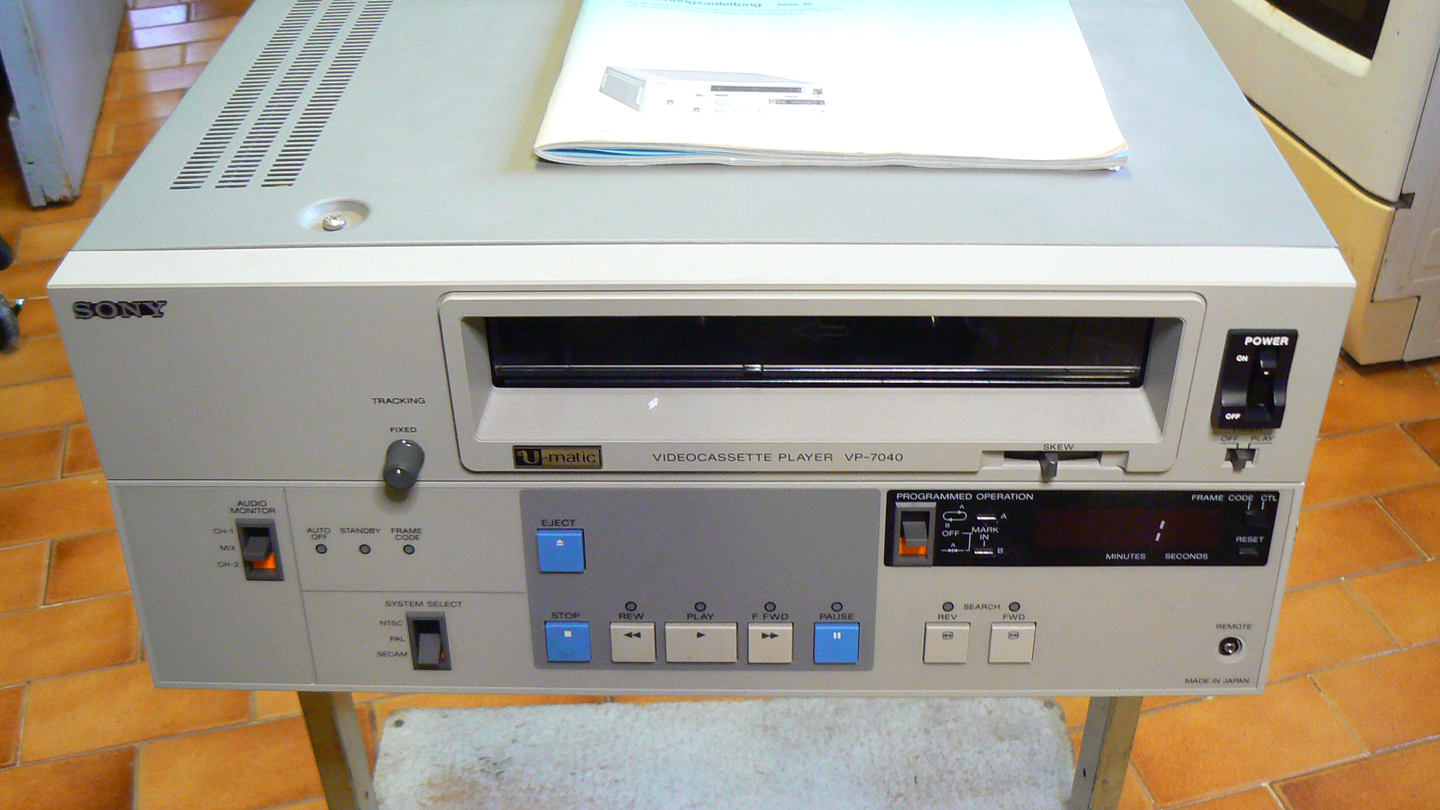 Vends Sony VP-7040 lecteur video U-matic