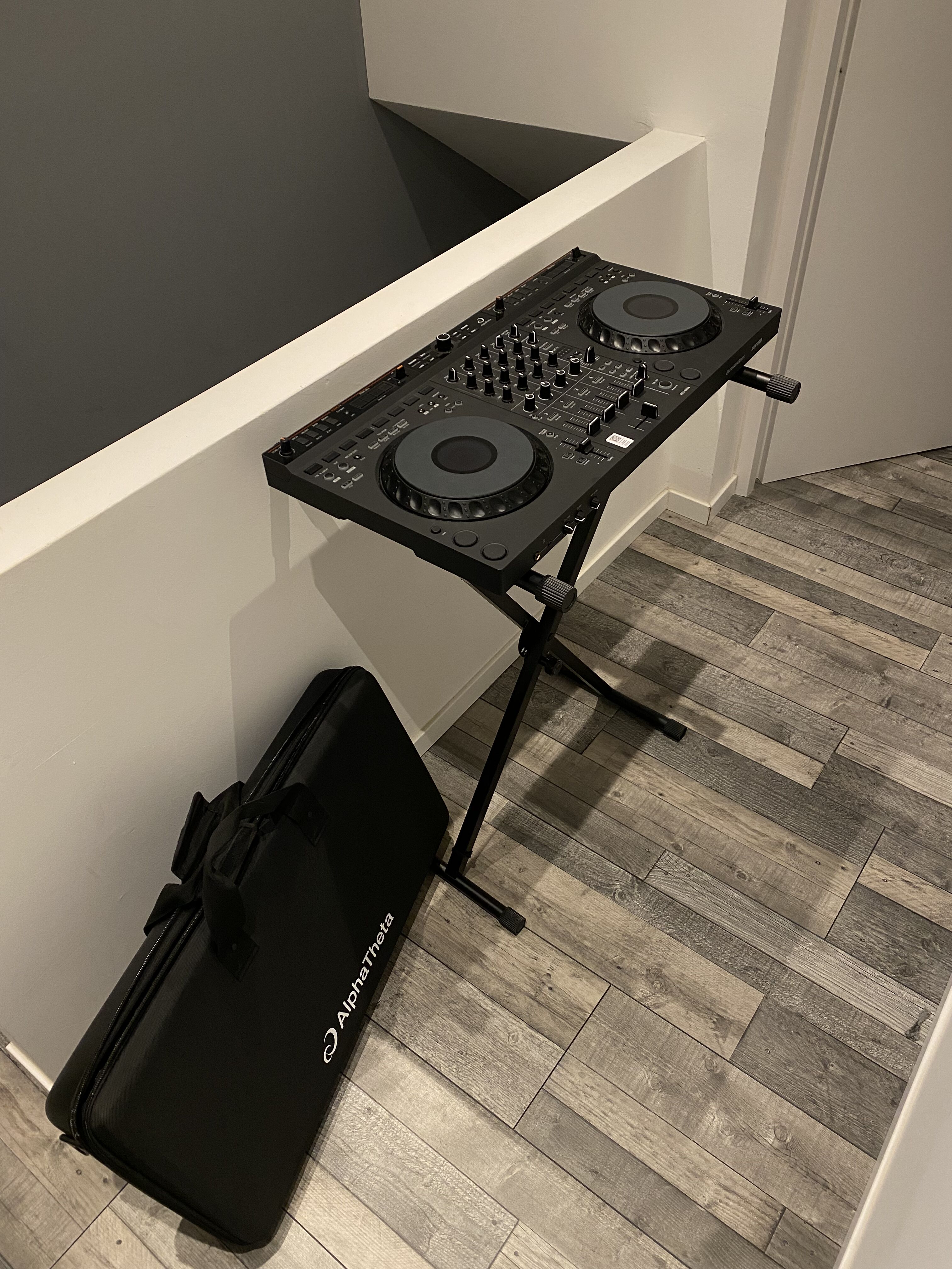 [PACK] AlphaTheta GRV-6 – État comme neuf – Licence Serato Pro incluse - Support et housse inclus