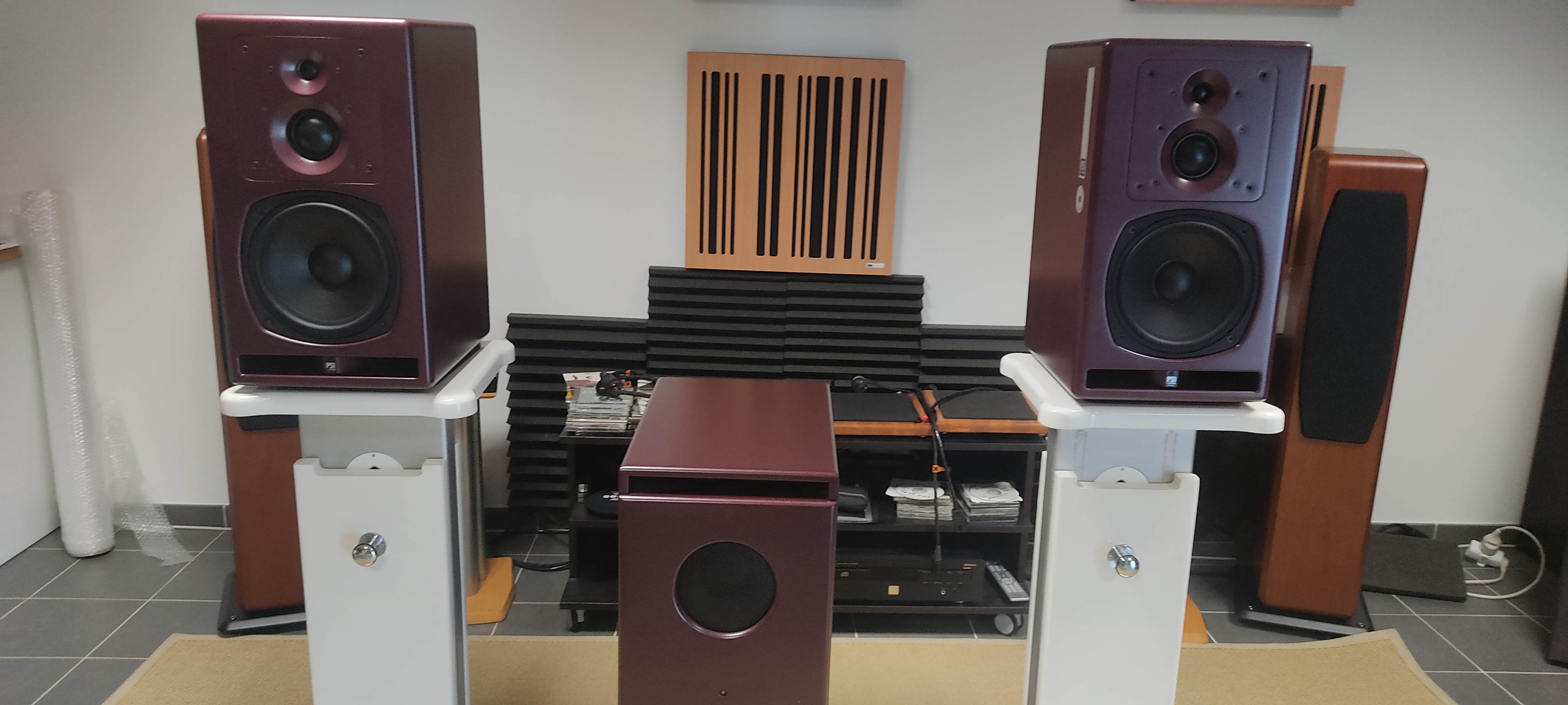 PSI Audio A23M Red + 1 Sub 225 Red (avec option R&B Router) + Pieds Zaor Isostand