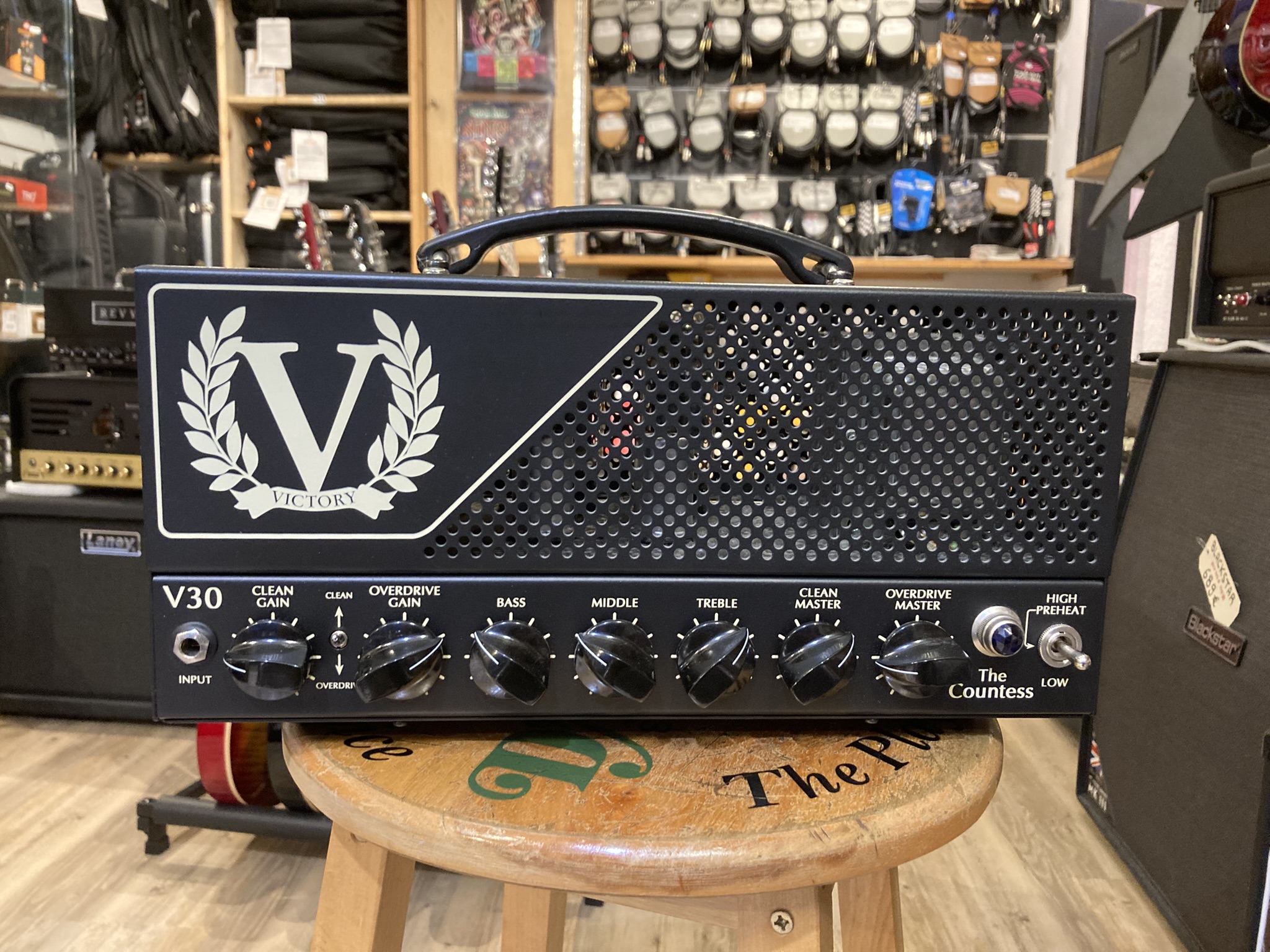 VICTORY - V30 The Countess + Housse + Footswitch