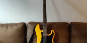 vends basse 4 cordes Mark Bass Yellow PB Upgragde