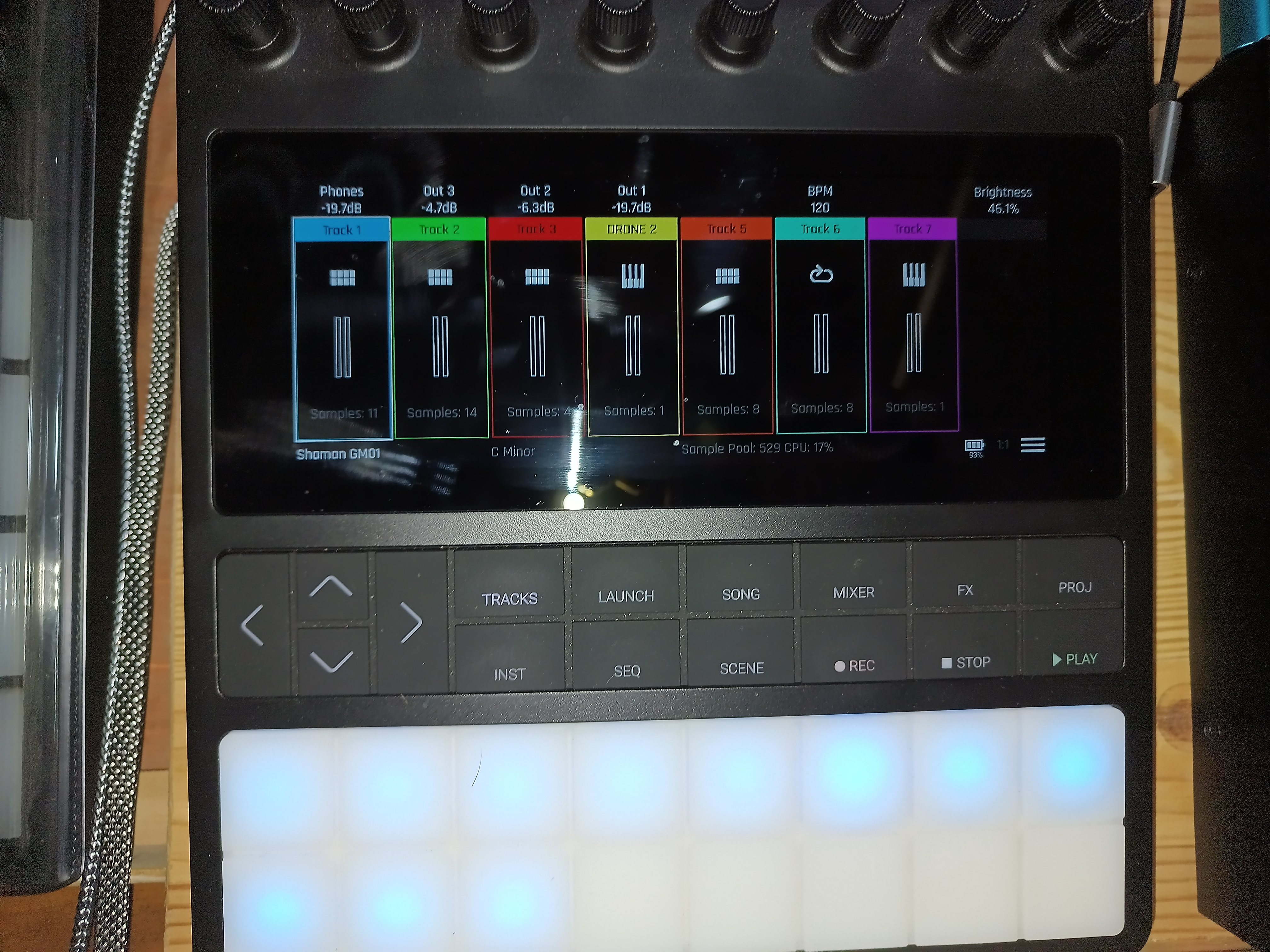 Vends Bento de 1010music avec case et poxerbank