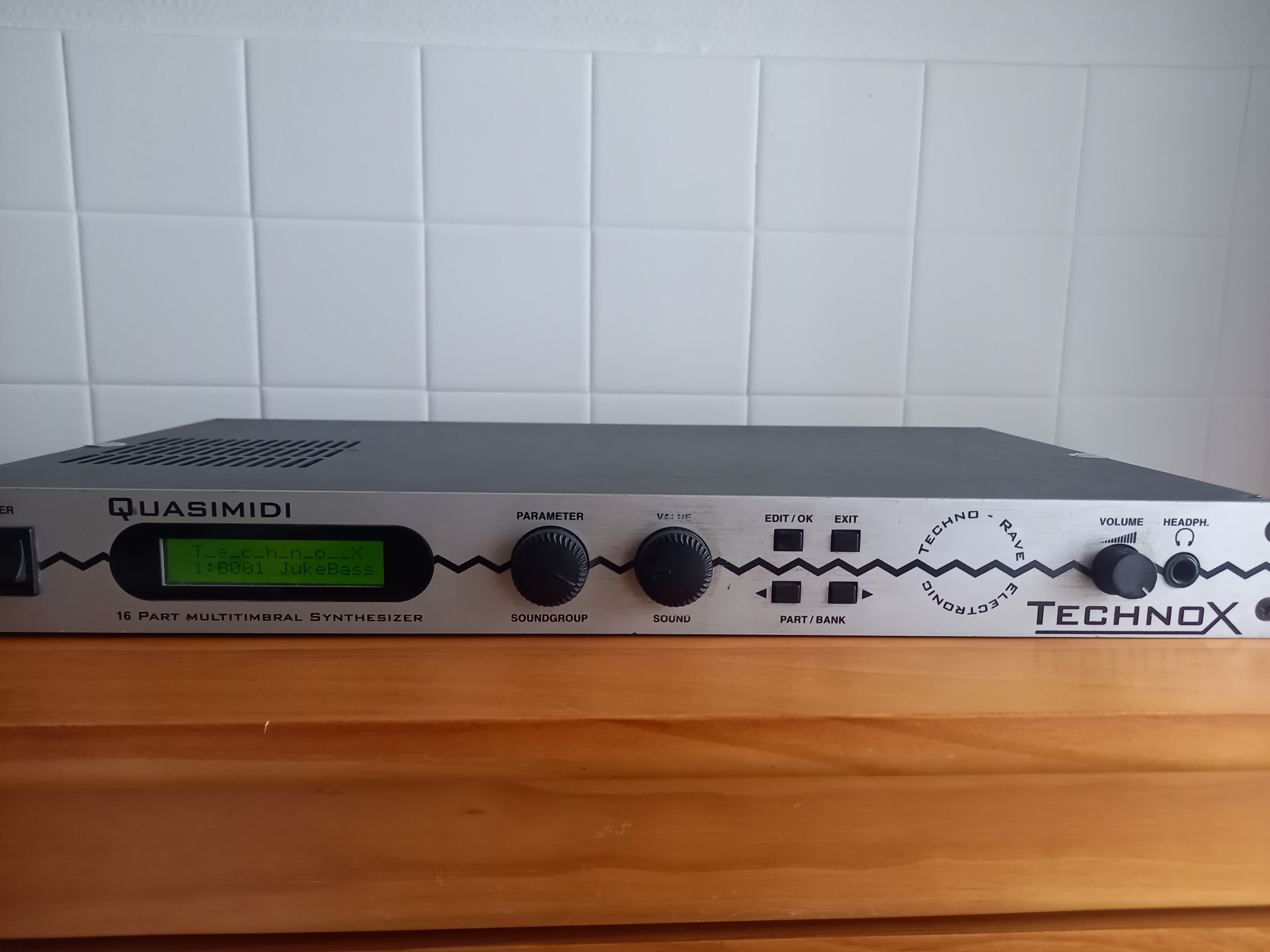 Vends Quasimidi Technox