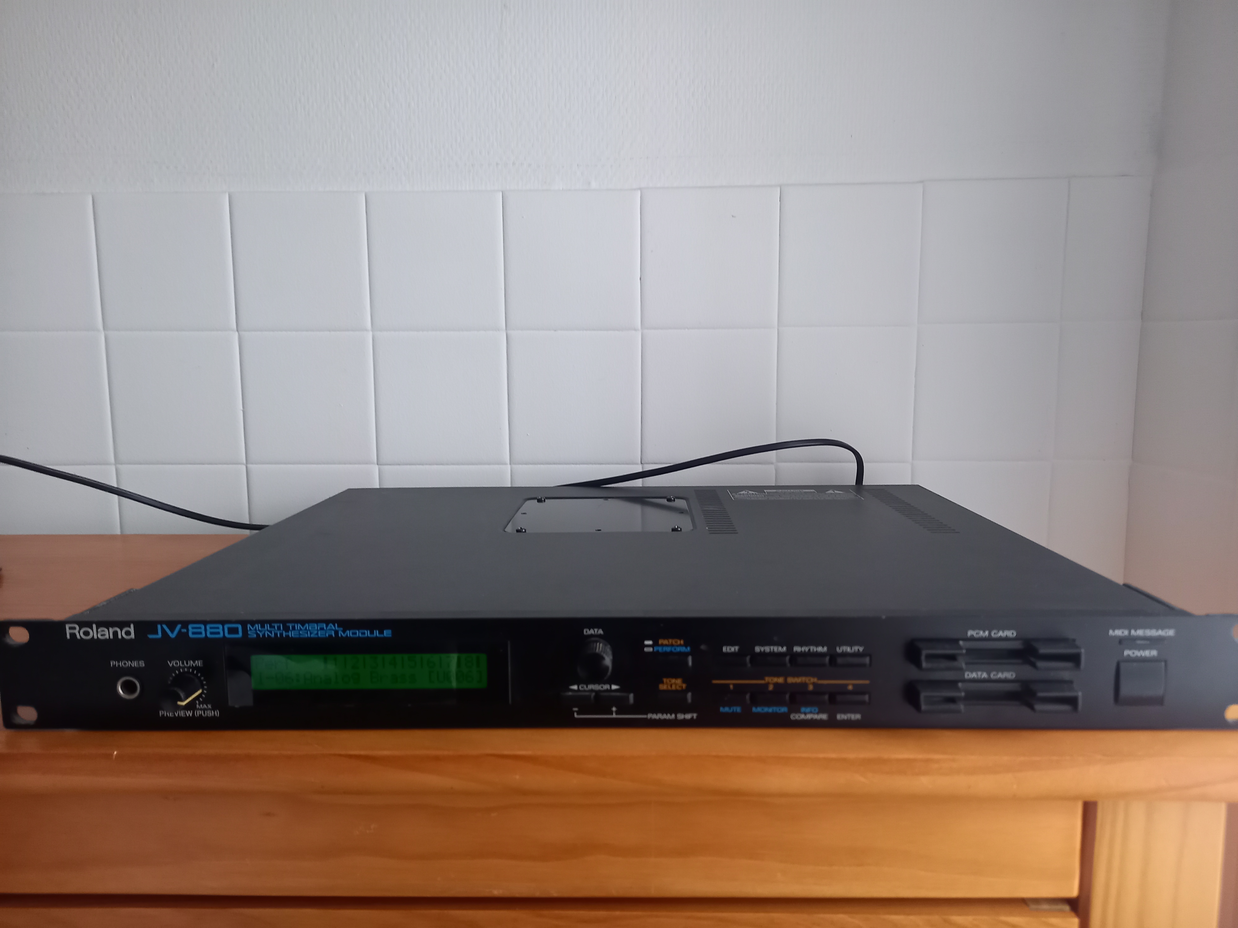 Vends expander Roland JV 880