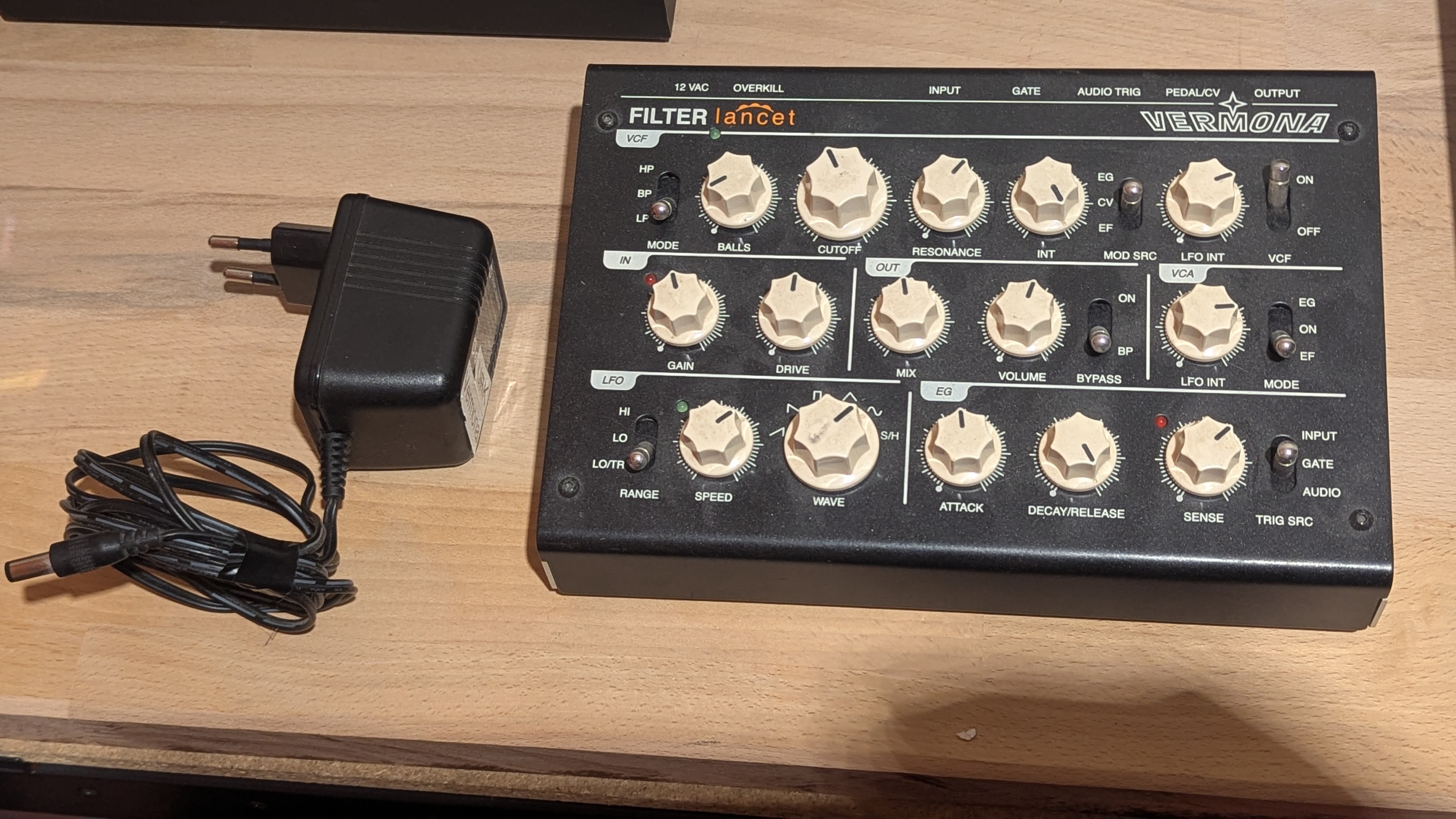 Vends Vermona Filter Lancet, très peu utilisé, avec alimentation d'origine