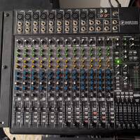 Vends Mackie 1642 VLZ4, testée nettoyée révisée, avec équerres de rack