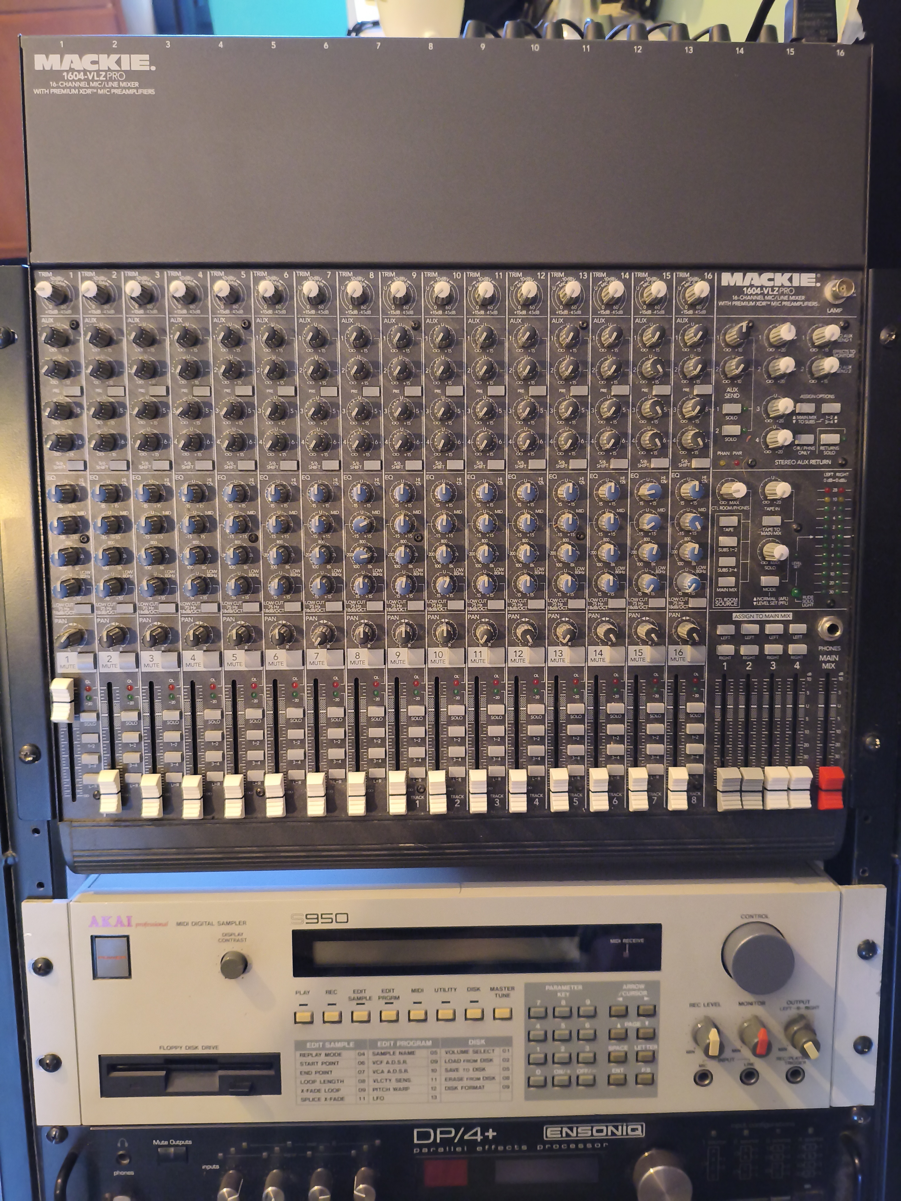 MACKIE 1604 VLZ PRO