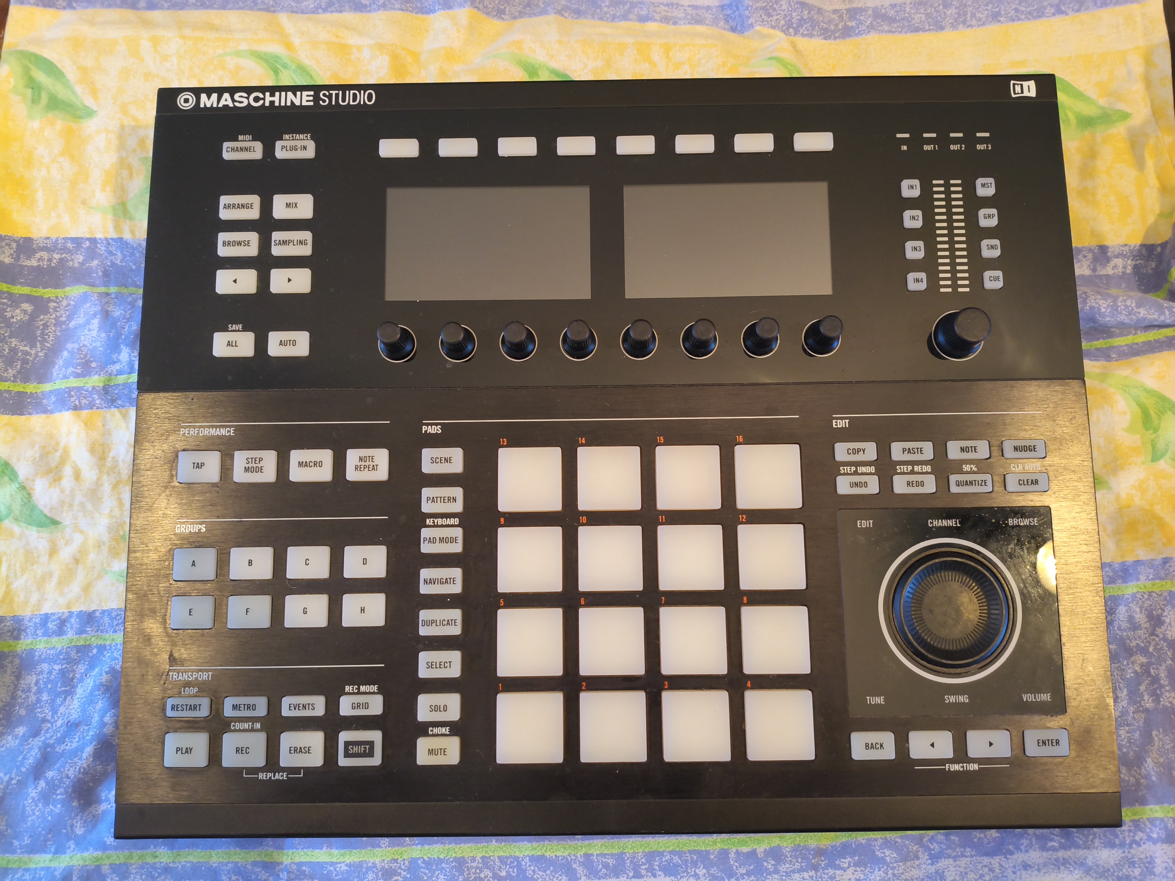 NATIVE INSTRUMENT Maschine Studio + Decksaver