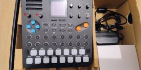 vends Sonicware Smpltrek