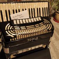 Accordéon italien Noble Royalty en excellentes conditions