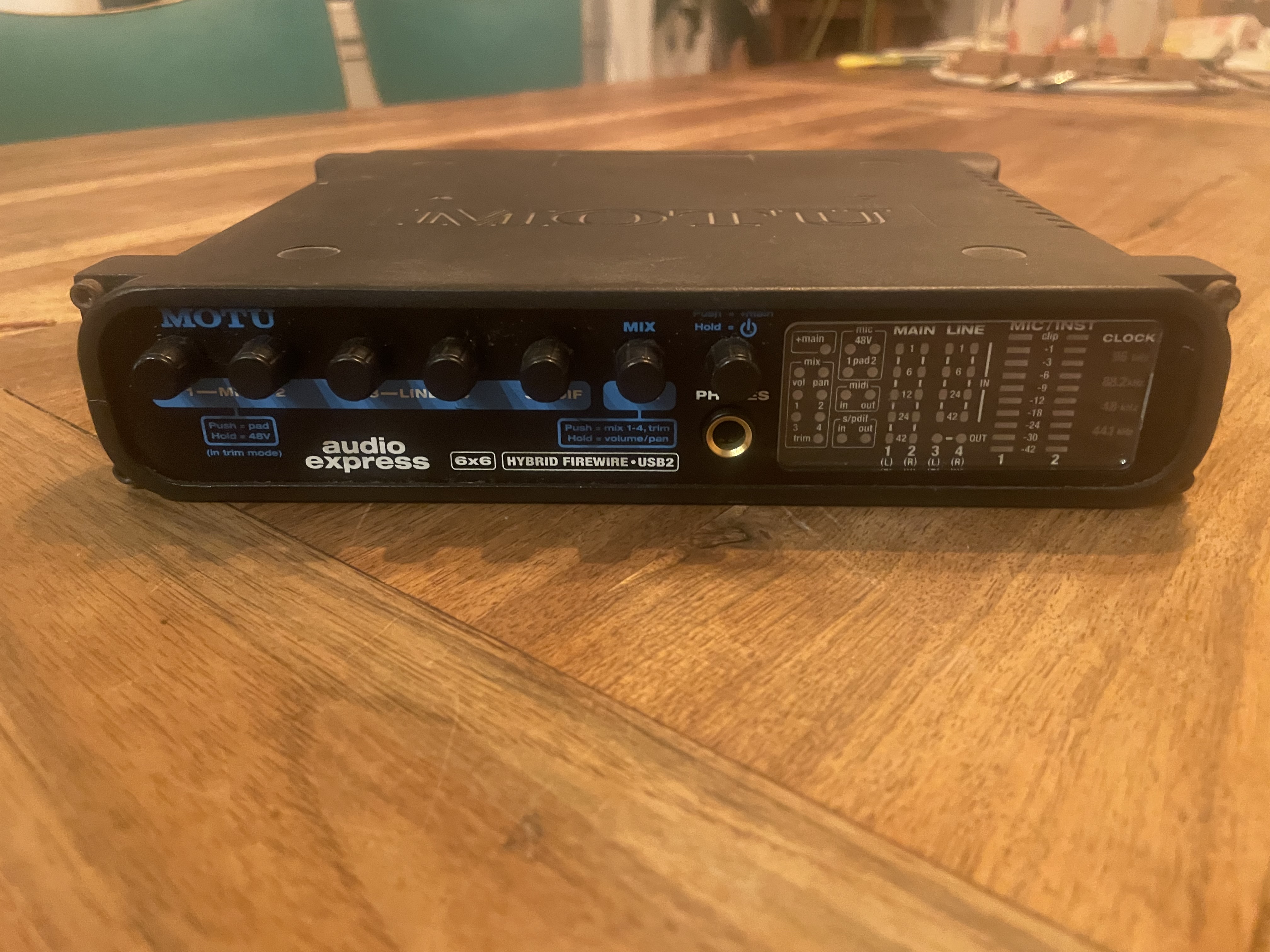 Motu audio express
