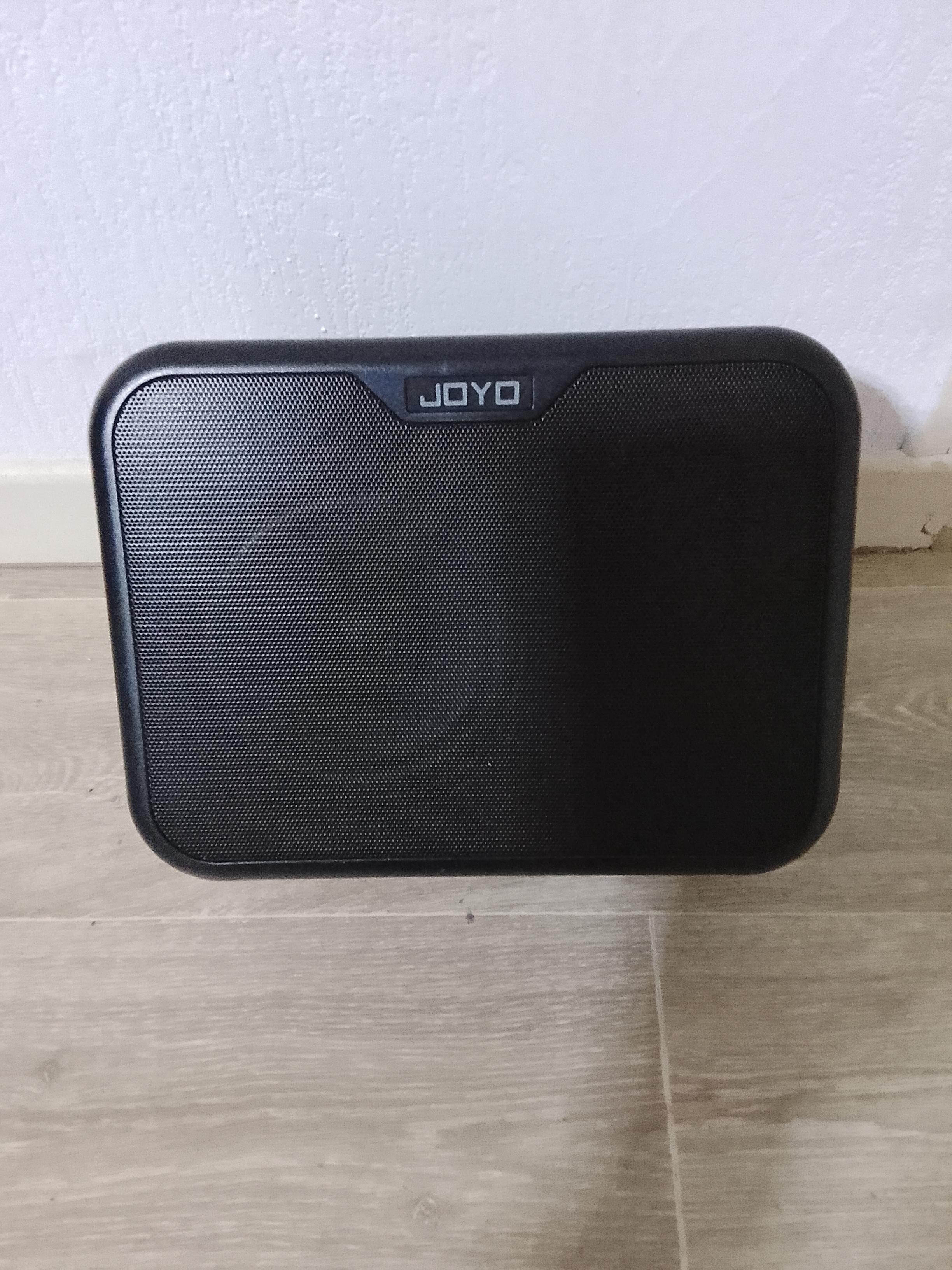 Vends AMPLI GUITARE ÉLECTRIQUE PORTABLE 