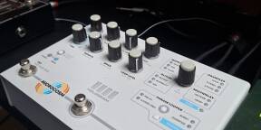 Microcosm Hologram comme neuf