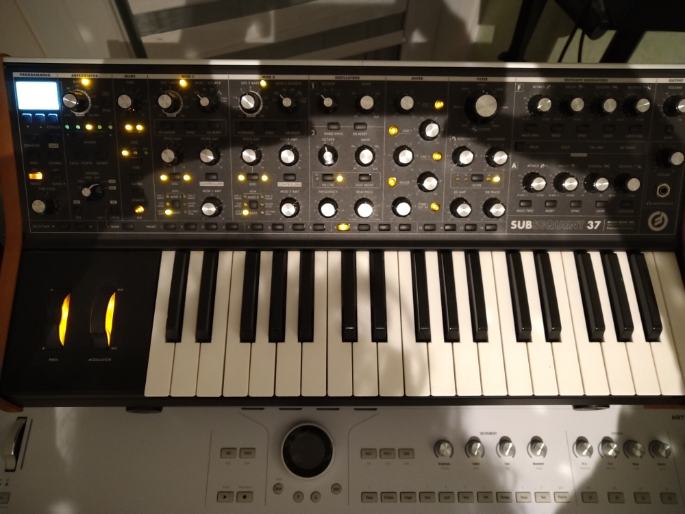 Vends Moog Subsequent 37