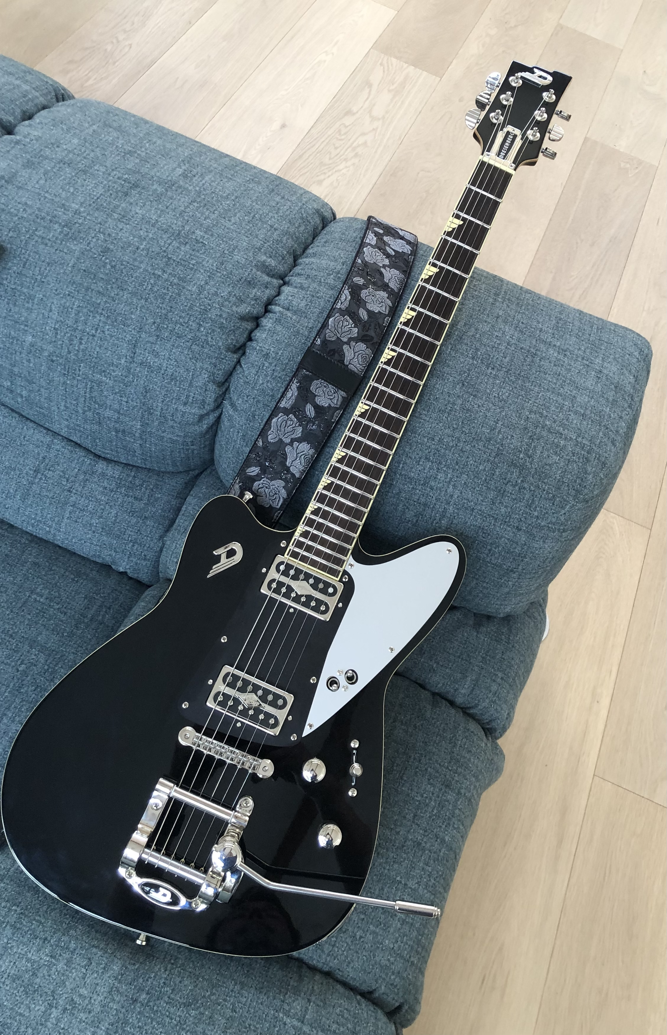 vends Duesenberg Falken Tremolo 