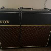 Vends Vox AC30 des années 70 — ampli vintage authentique.