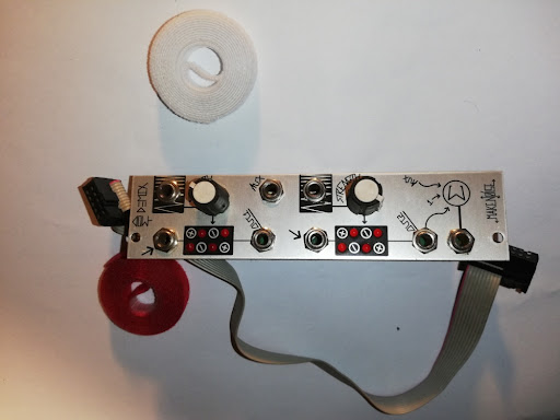 ModDemix de chez Make Noise, synthétiseurs modulaires la version originale (V1 silver) avec la façade argentée(format Eurorack)