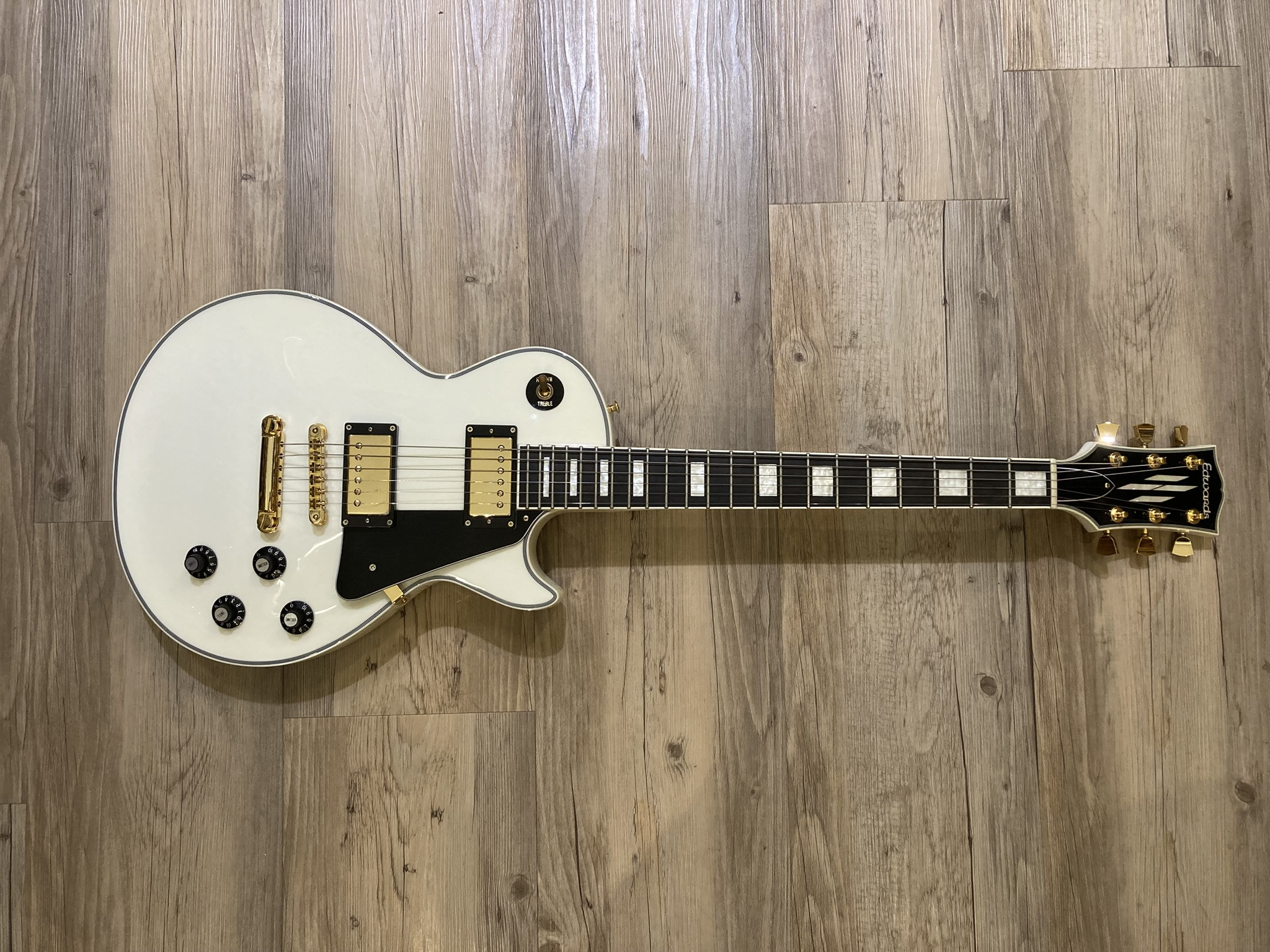 EDWARDS - LP130CD WH + Étui GATOR LesPaul