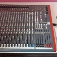 Vends table audio concert, studio dans un état impeccable.