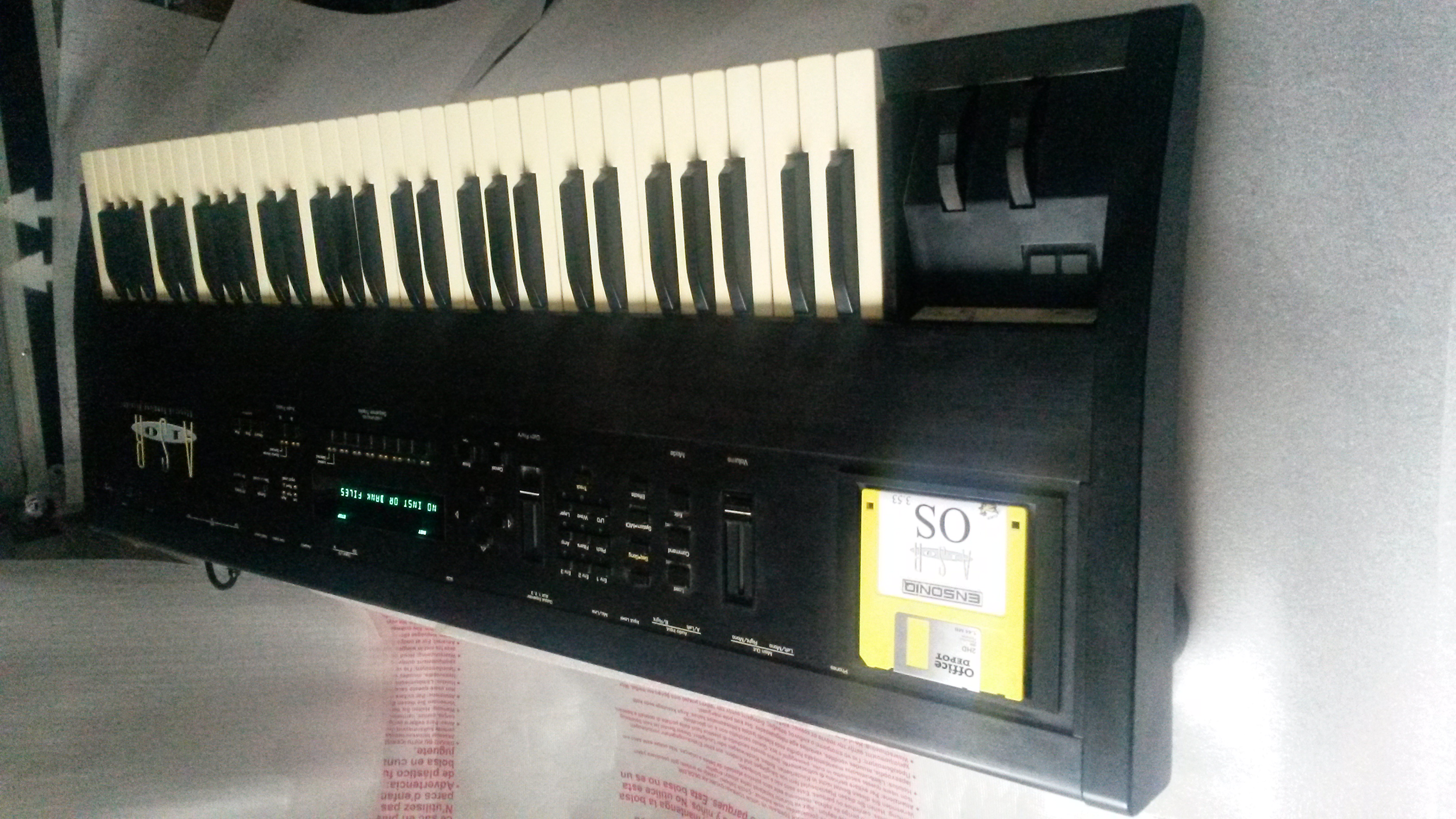 Vends ENSONiQ ASR-10 (SCSi & Ram MAX 16mo) 900€ ports inclus.