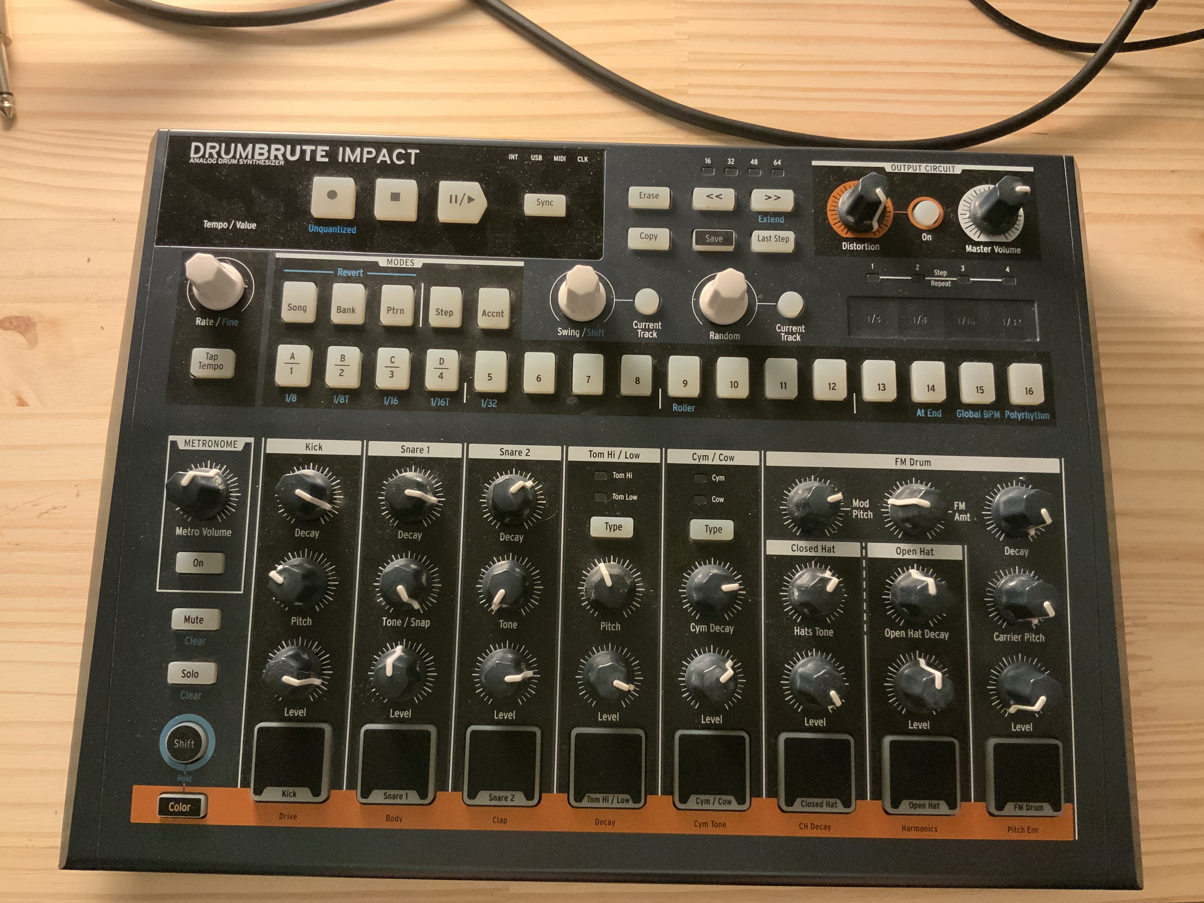 Vends Arturia DrumBrute Impact