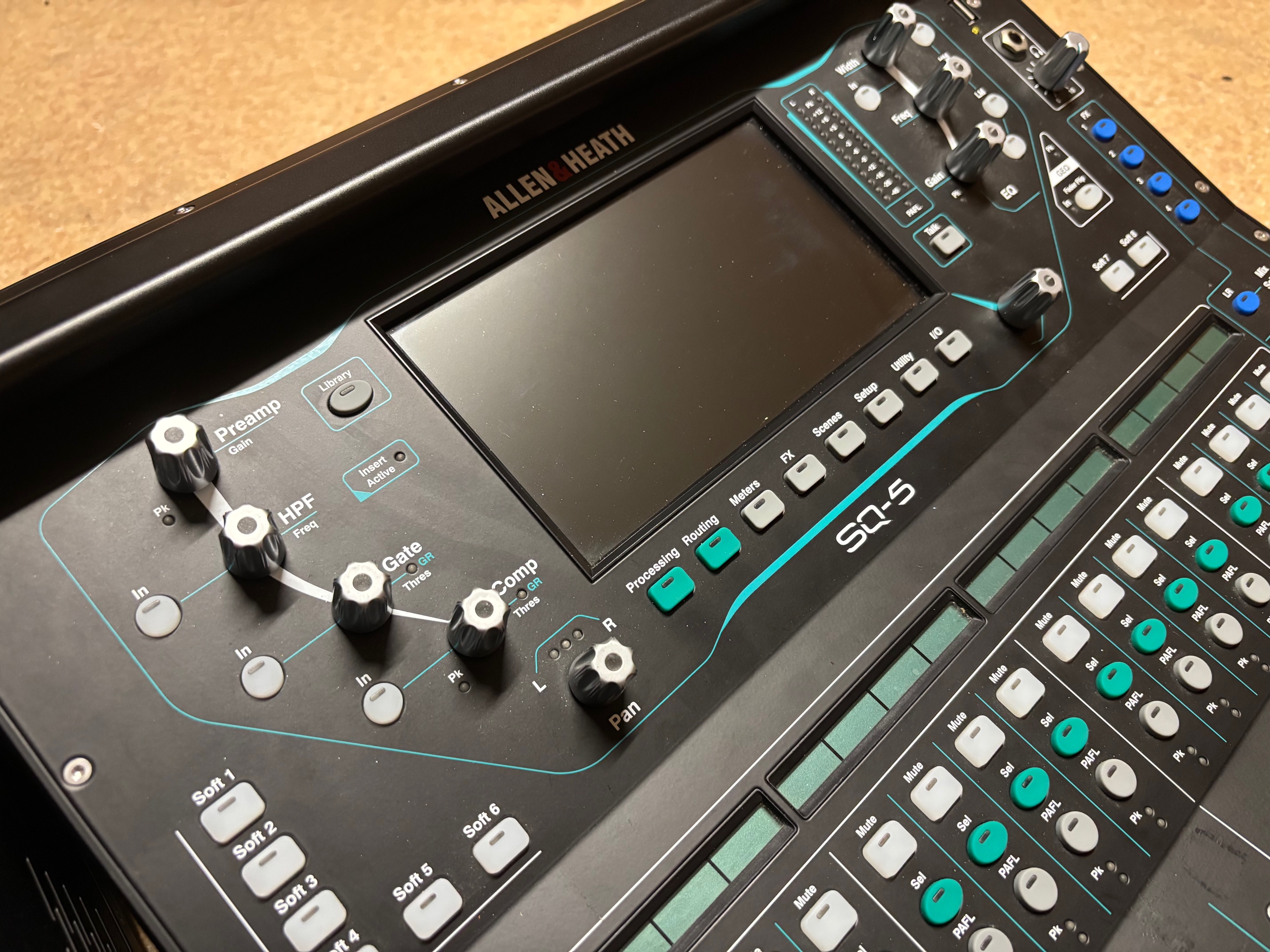 MIXAGE SQ5 TBE INSTALLATION FIXE 2 POTARS A CHANGER