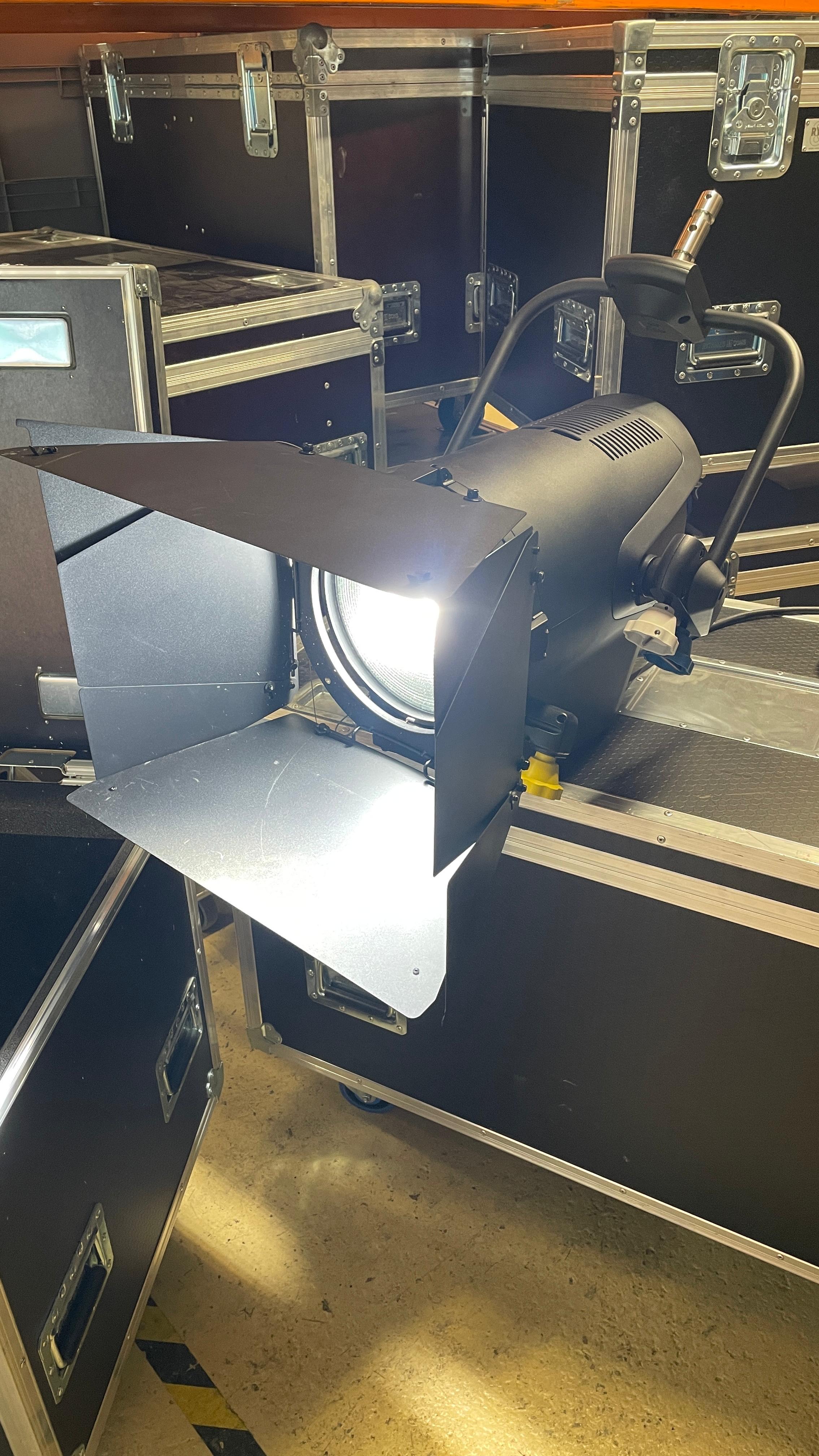 PC LED CAMEO F4 D PO IP