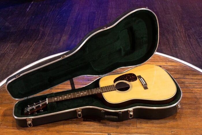 Opry 100th Anniversary Martin HD-28 Opry 100th Anniversary Martin HD-28