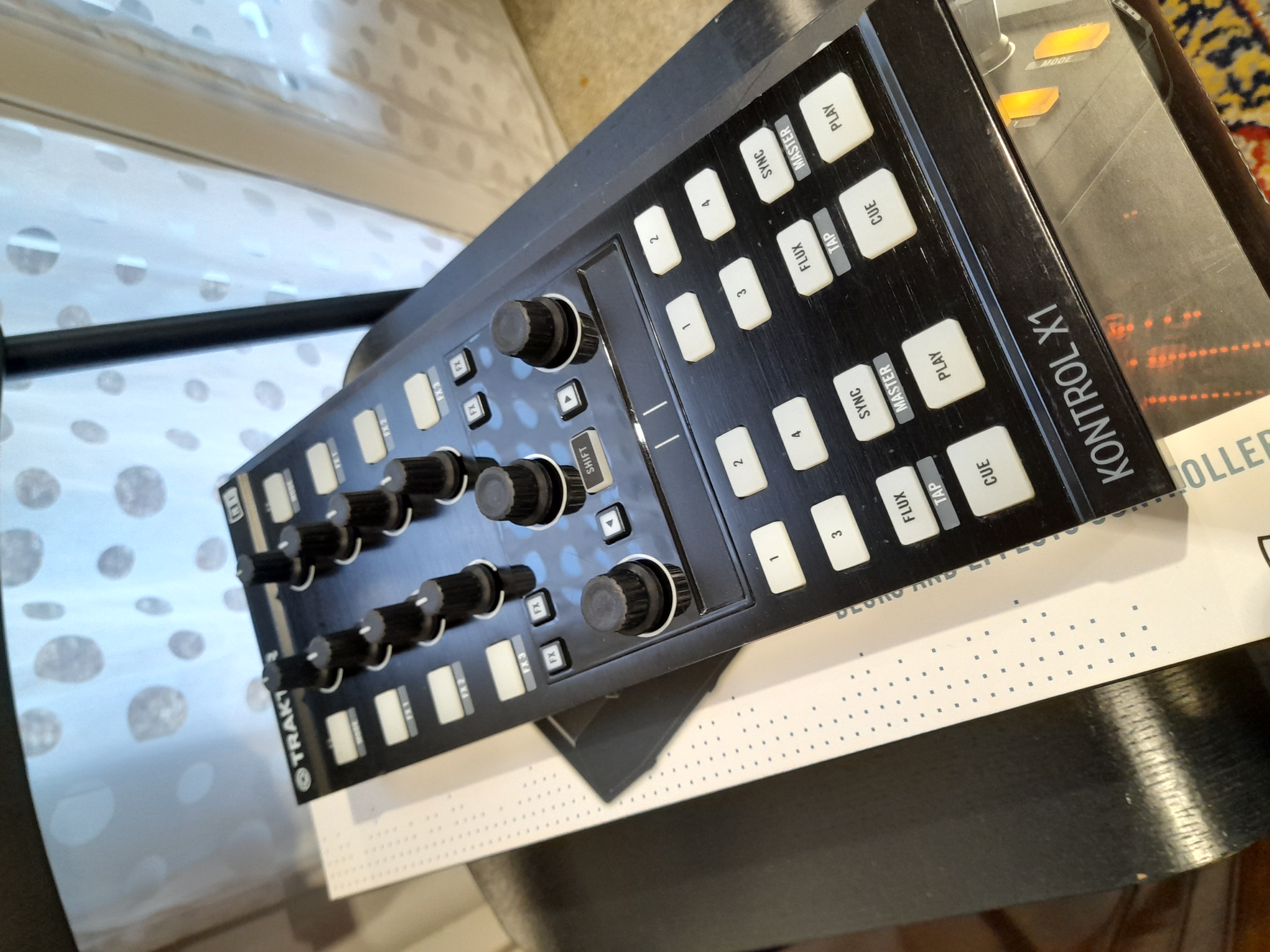 Native Instruments Traktor Kontrol X1 mk2 (88023)