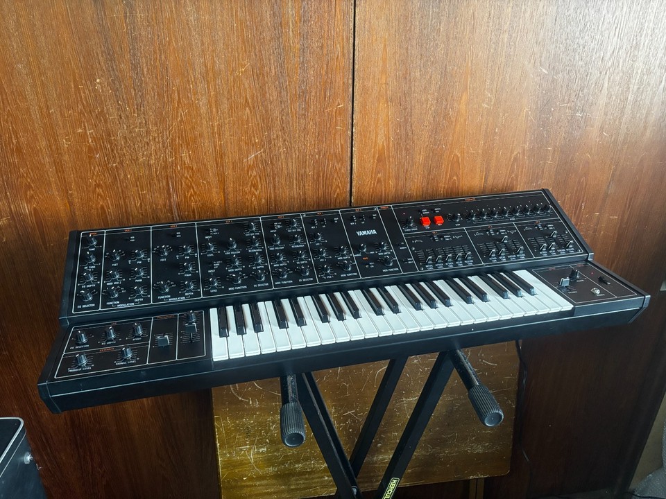 Vends YAMAHA CS-30 CS30 Vintage SYNTHÉTISEUR  SÉQUENCEUR ANALOGIQUE